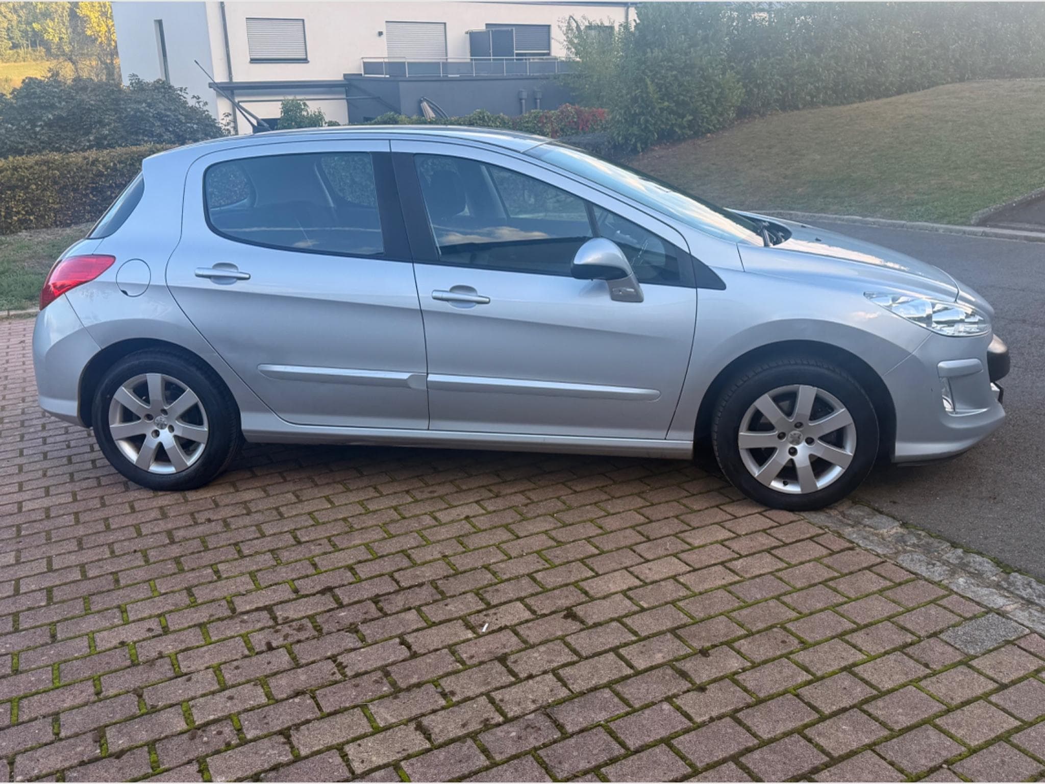 Peugeot 308 1,6i Premium (2010) - Photo 3