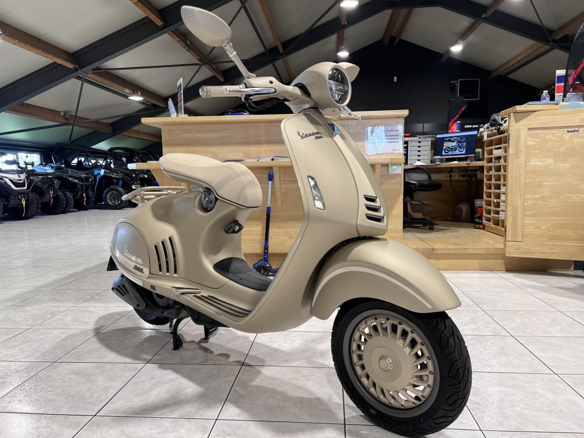 Vespa 946 (2026) - Photo 9