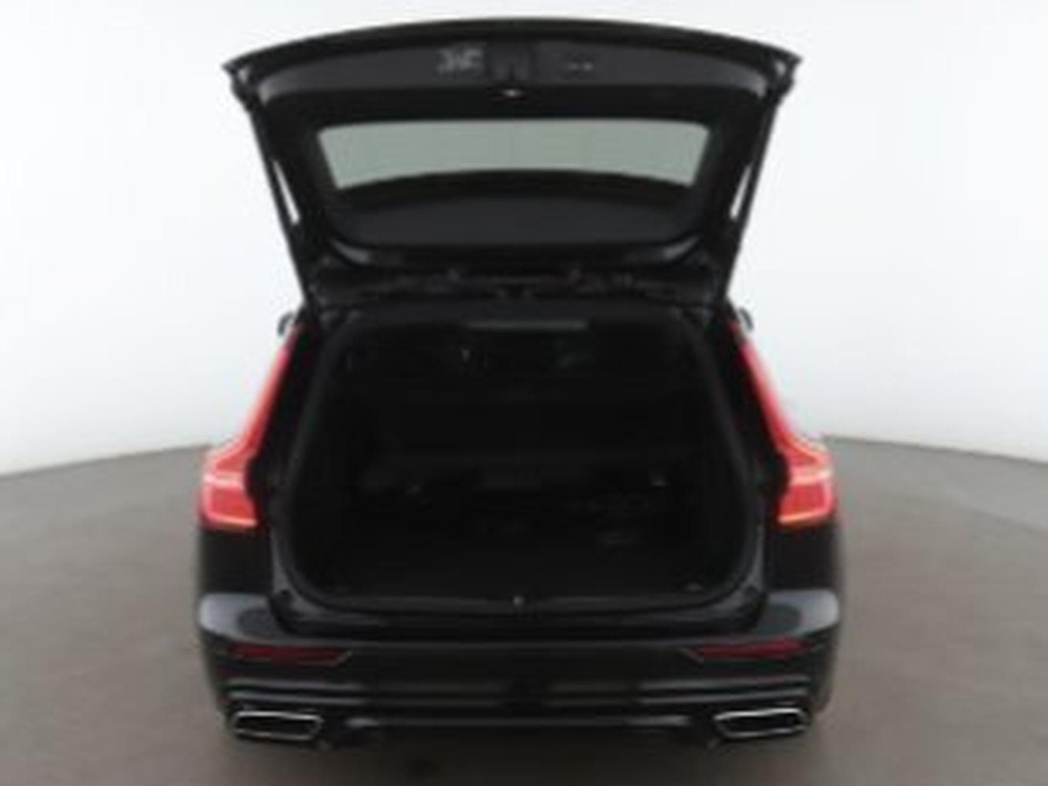 Volvo V60 R Design Recharge Plug-In Hybrid AWD T6 (2020) - Photo 7
