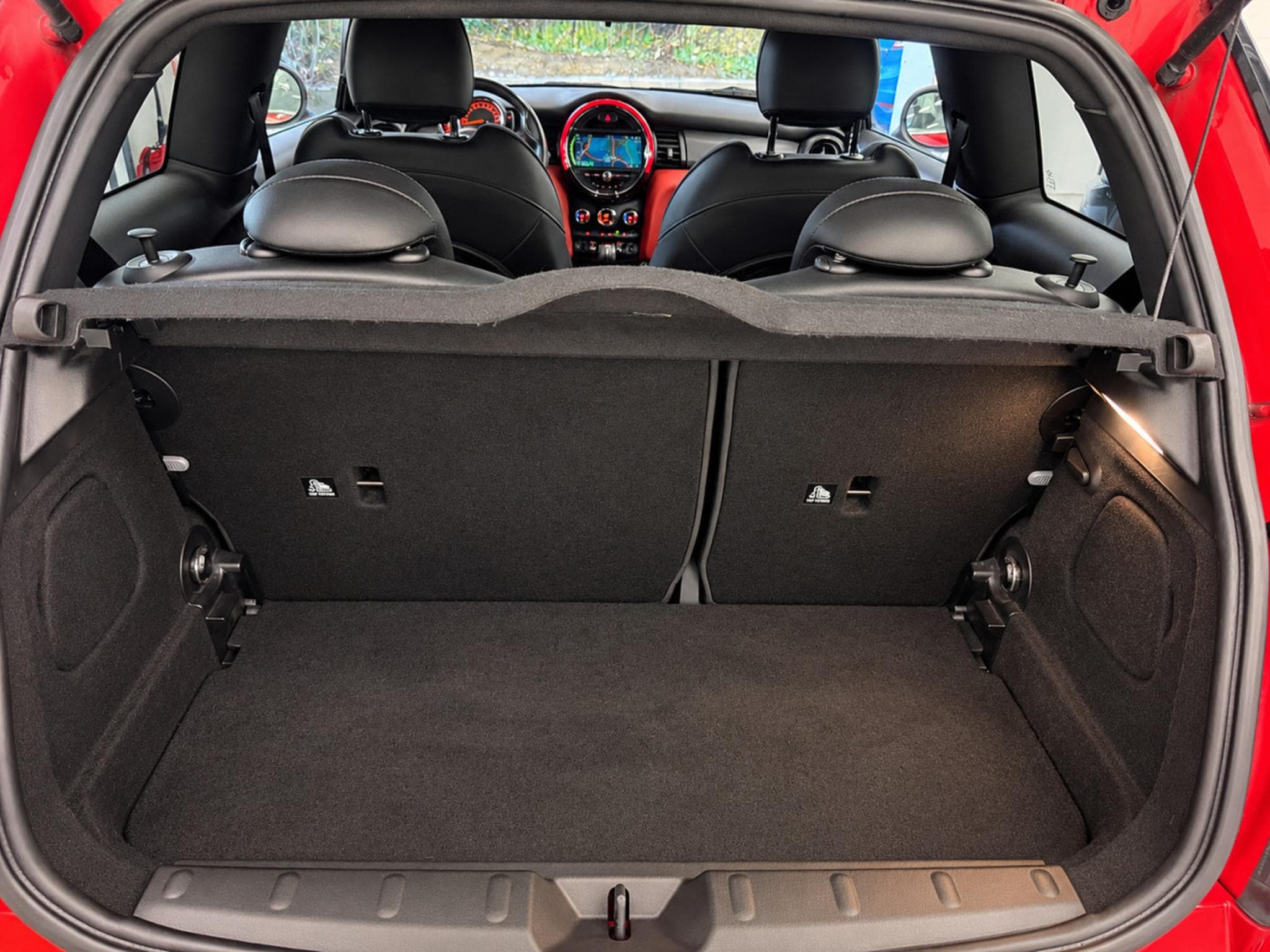 Mini Cooper 1.5d Pack John Cooper Works (2018) - Photo 8