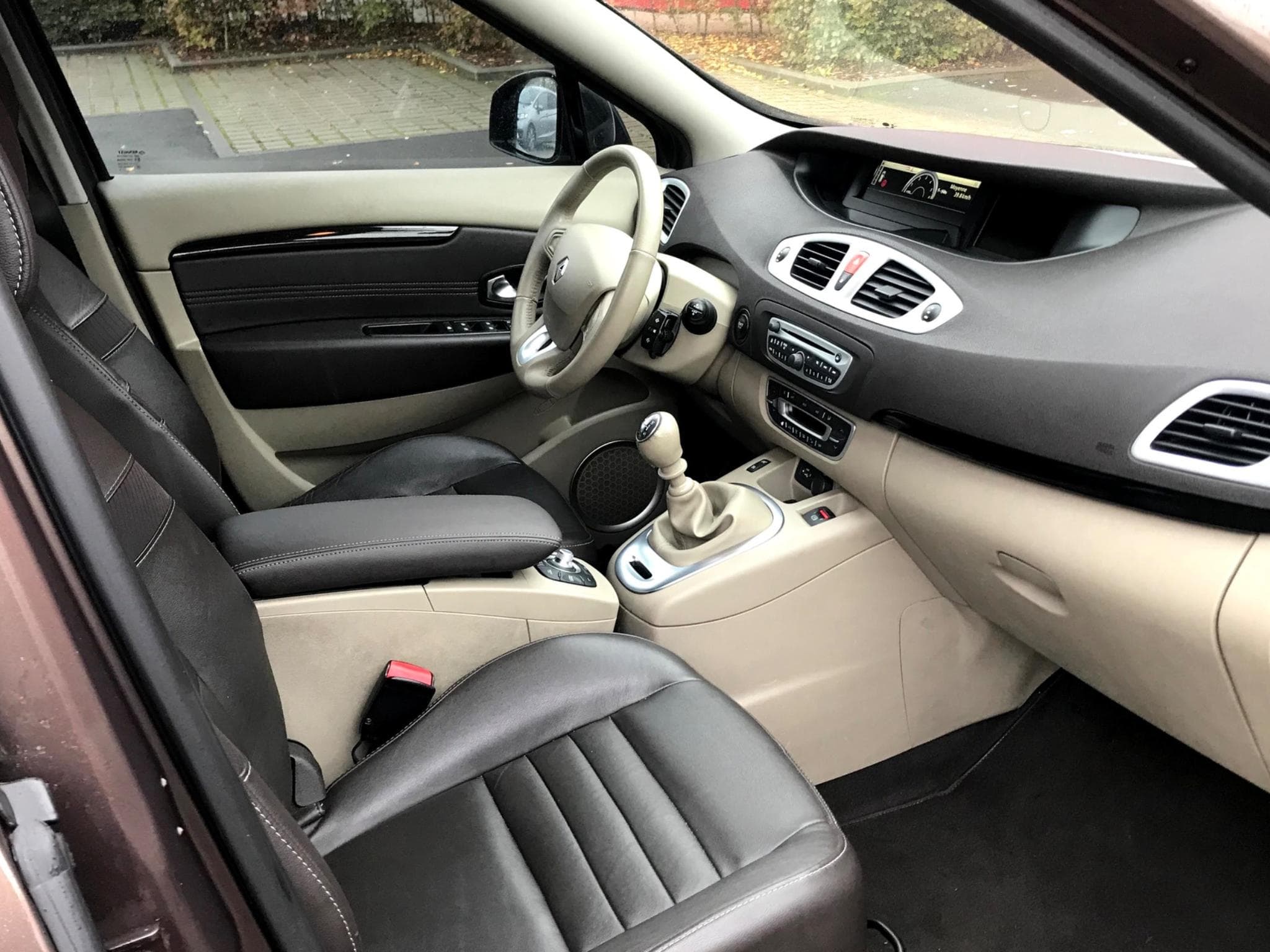 Renault Grand Scenic *GRAND SCENIC 3 JADE 1.9 DCI 130 7 PLACE (2010) - Foto 3