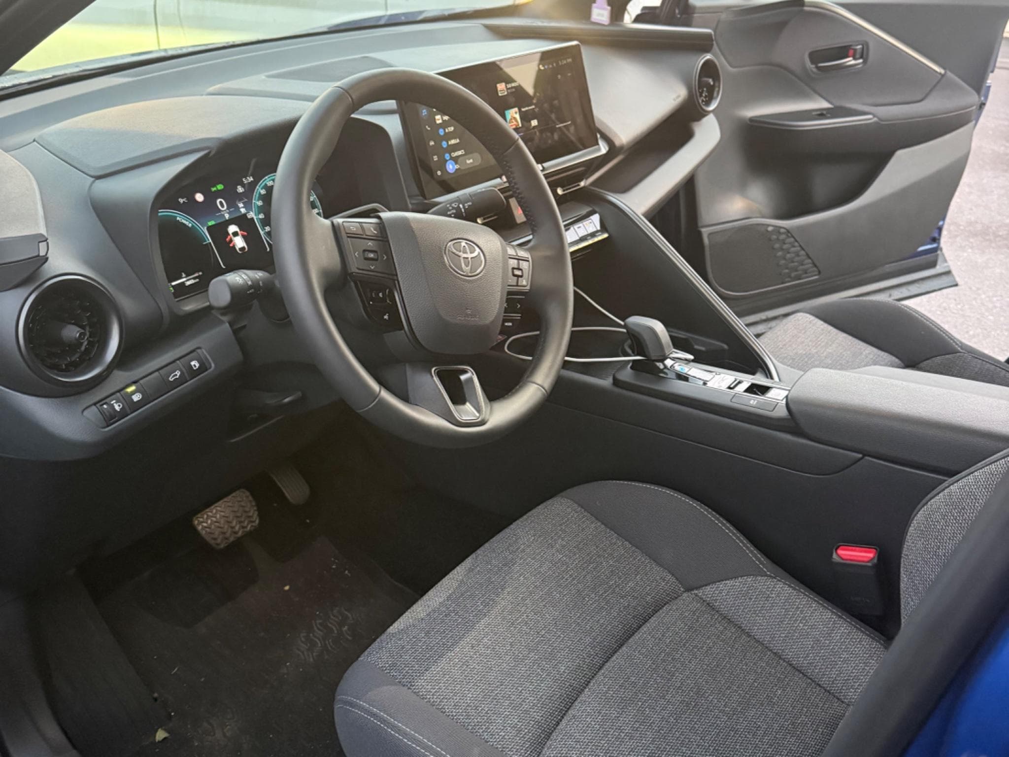 Toyota C-HR C-HR 1.8 HEV DYNAMIC PLUS BI-TONE AUTO (2026) - Foto 3