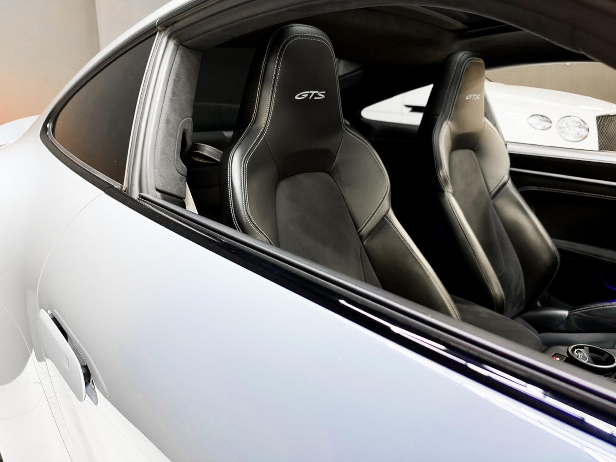 Porsche 911 Carrera 4 GTS / ACC / PDCC / Bose / Matrix LED (2023) - Photo 17