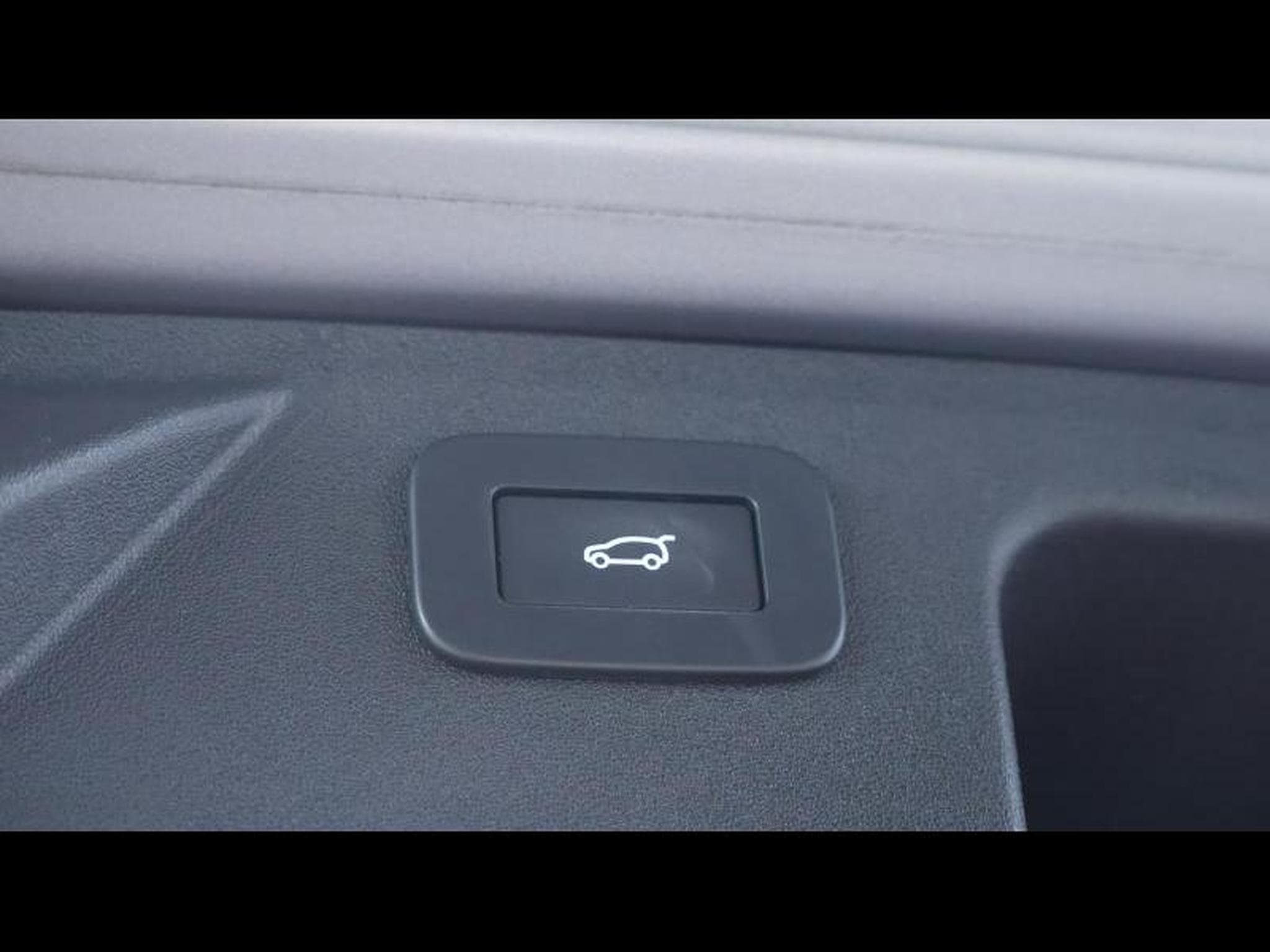 Land-Rover Discovery Sport D165 R-Dynamic S Auto AWD (2023) - Photo 36