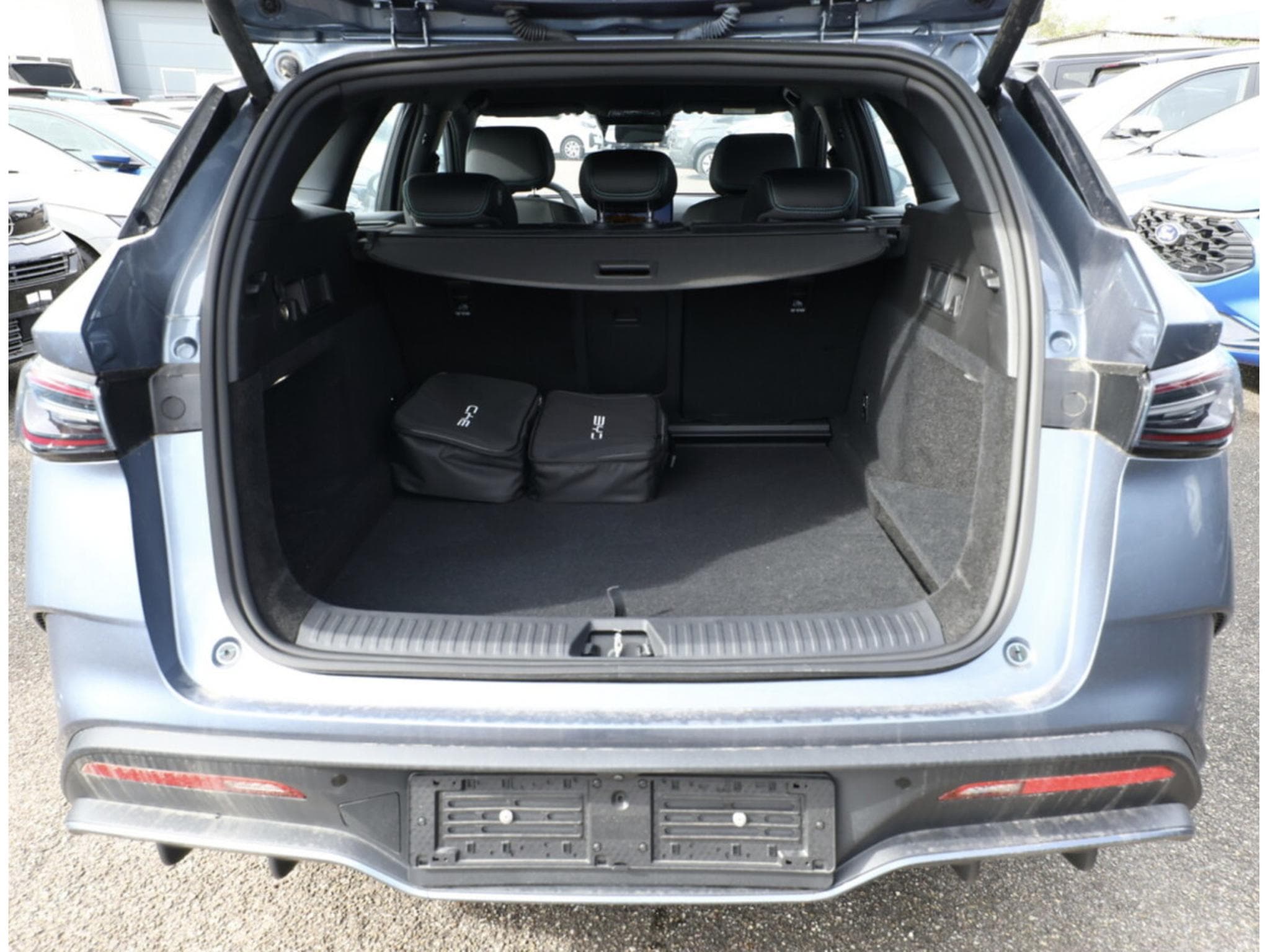 BYD Seal 6 Seal 6 Touring DM-i Boost PHEv (2025) - Photo 9