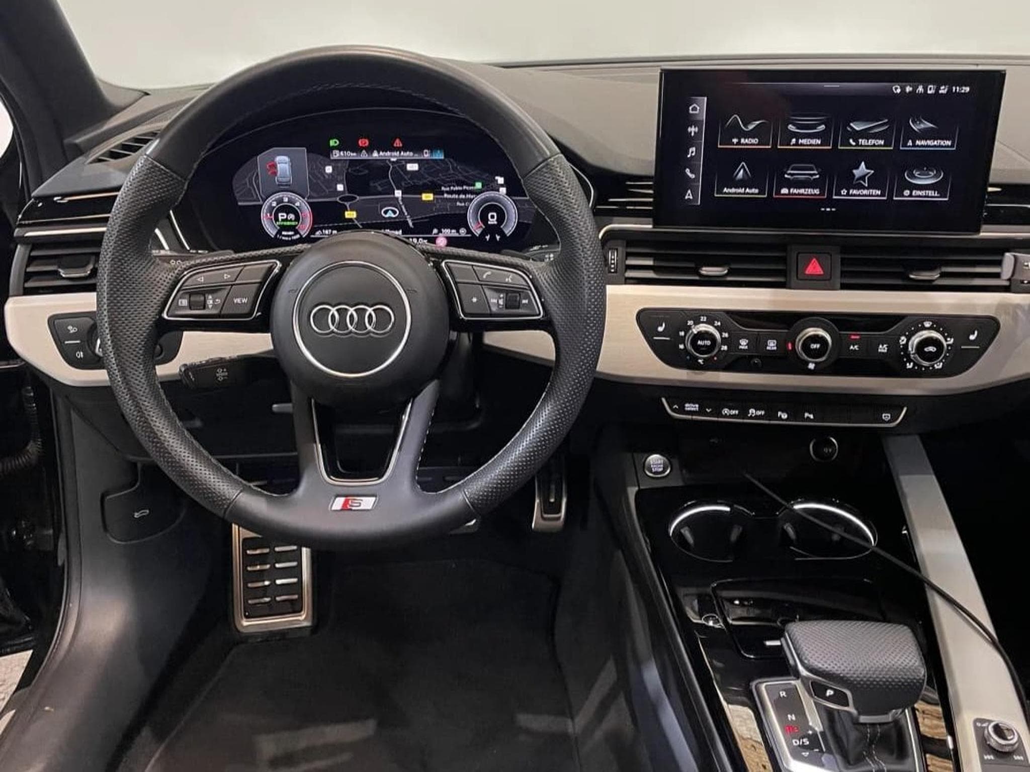 Audi A4 3x Sline Sportsback (2024) - Photo 3