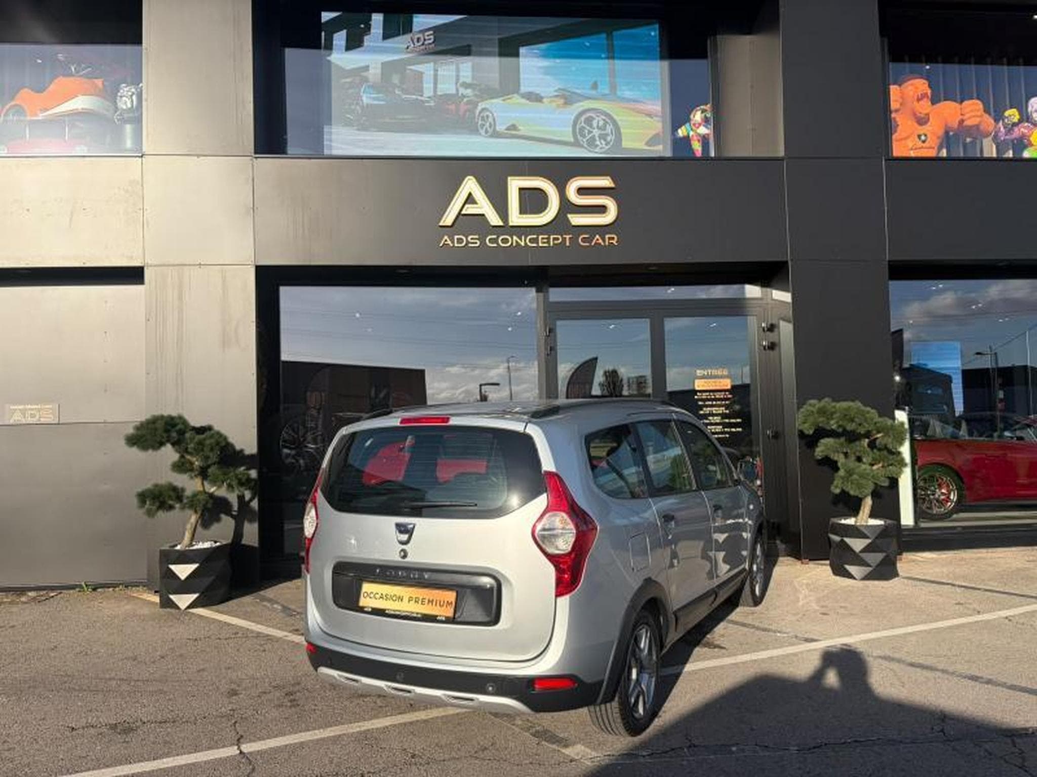 Dacia Lodgy Stepway 1.3 130ch/Camera/PDC/GPS (2021) - Photo 16