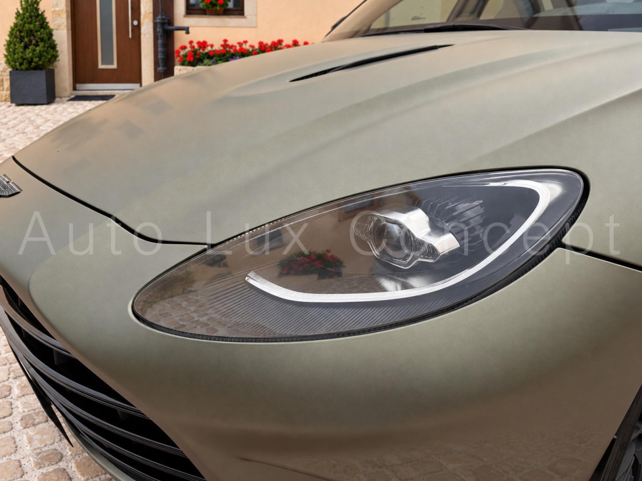 Aston-Martin DBX 707 (2022) - Photo 30