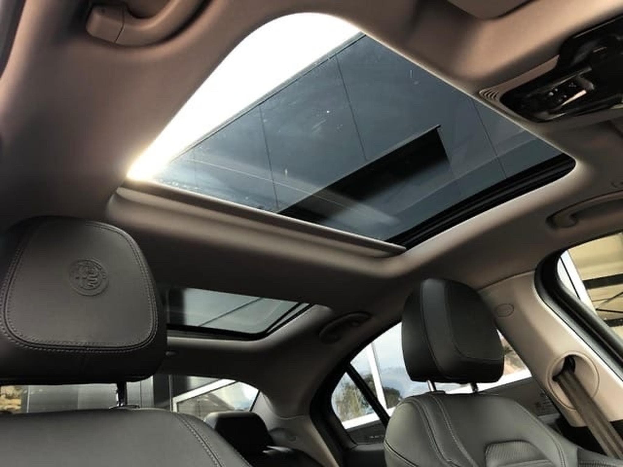 Alfa-Romeo Giulia (2019) - Photo 3