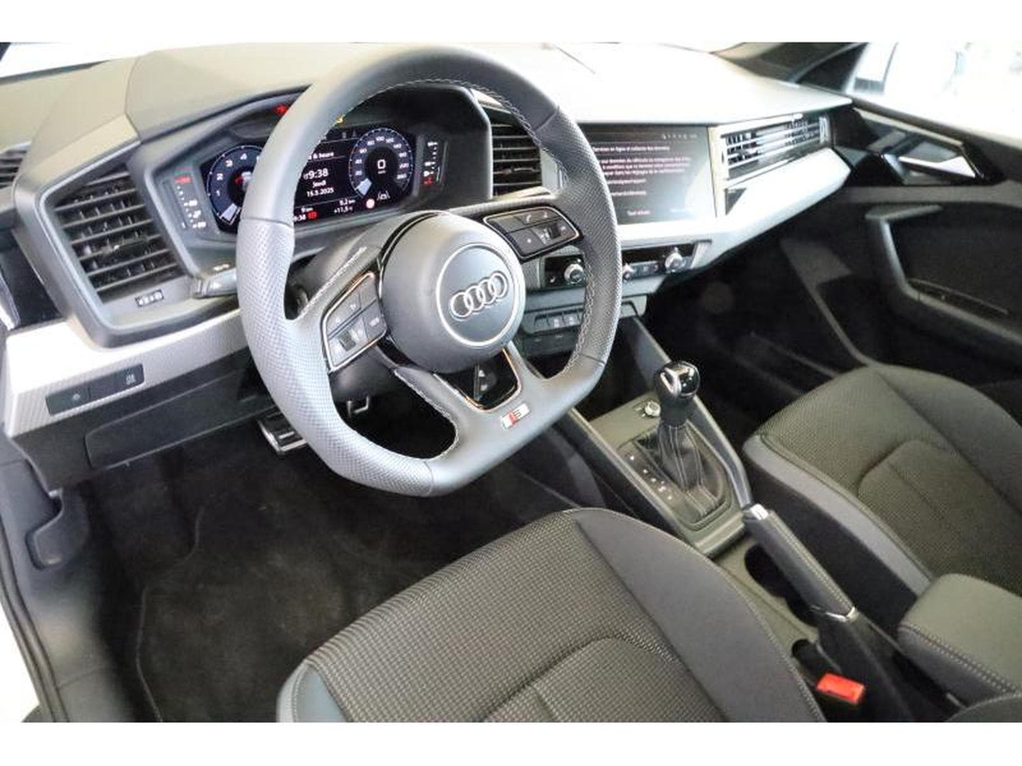 Audi A1 Advanced (2025) - Photo 14