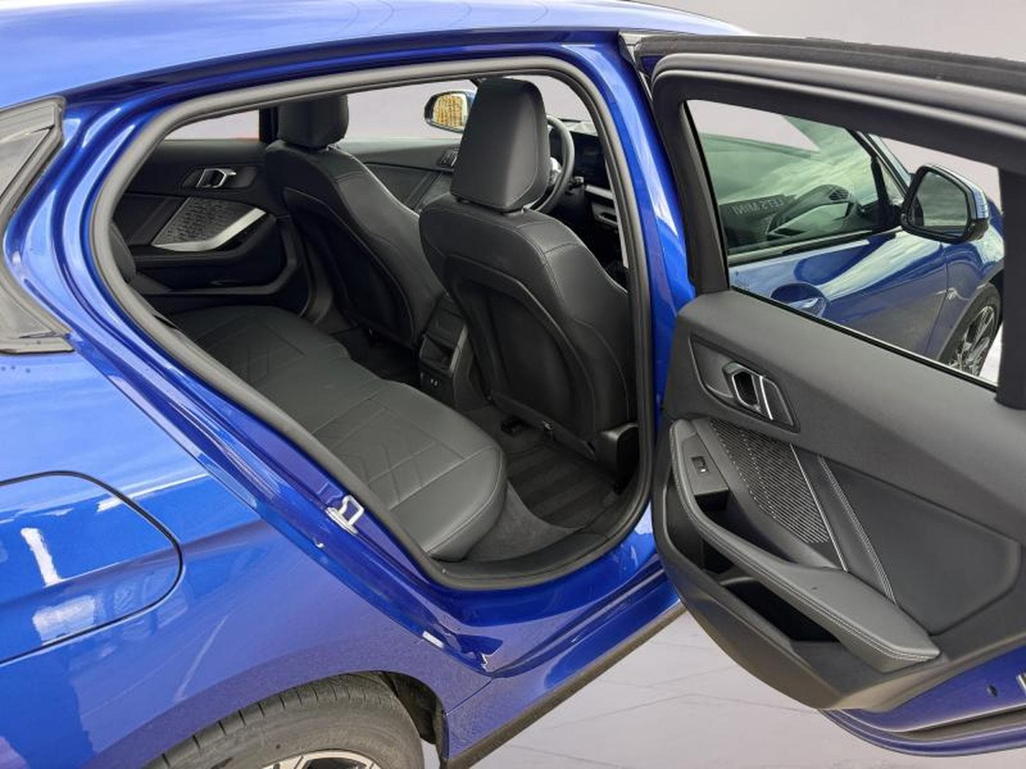BMW 120 120 M Sport Design (2025) - Photo 15