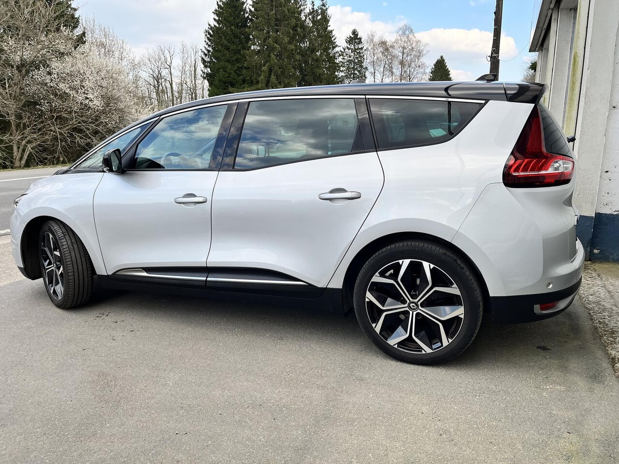 Renault Scenic 1300 ESSENCE 140 CH - 7 PLACES - GARANTIE !! (2021) - Foto 2