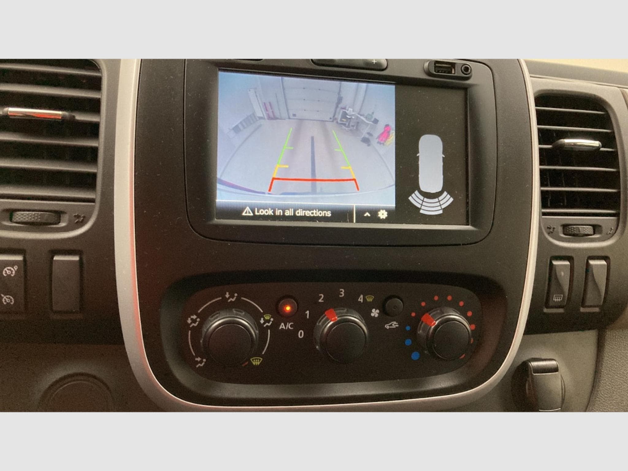 Renault Trafic 1.6 dCi 120 L2H1 (2019) - Photo 11