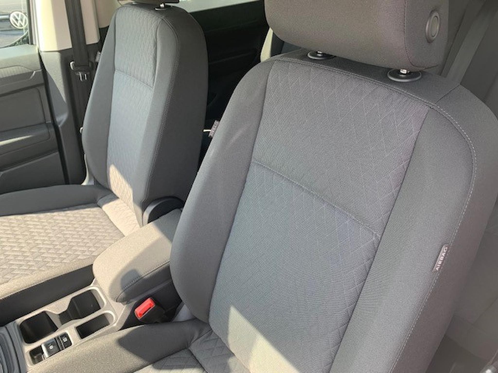 VW Caddy LIFE 1.5TSI 116CV DSG7 (2026) - Photo 2