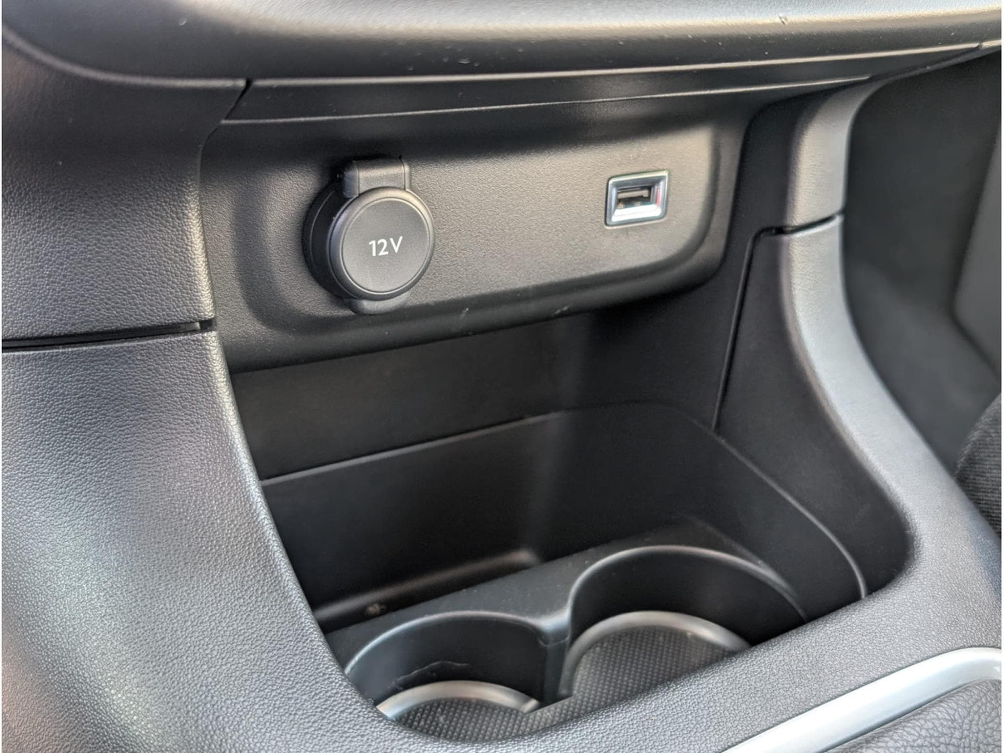 Citroën C3 1.2T 110CV SHINE * GARANTIE 36 MOIS * (2023) - Photo 10