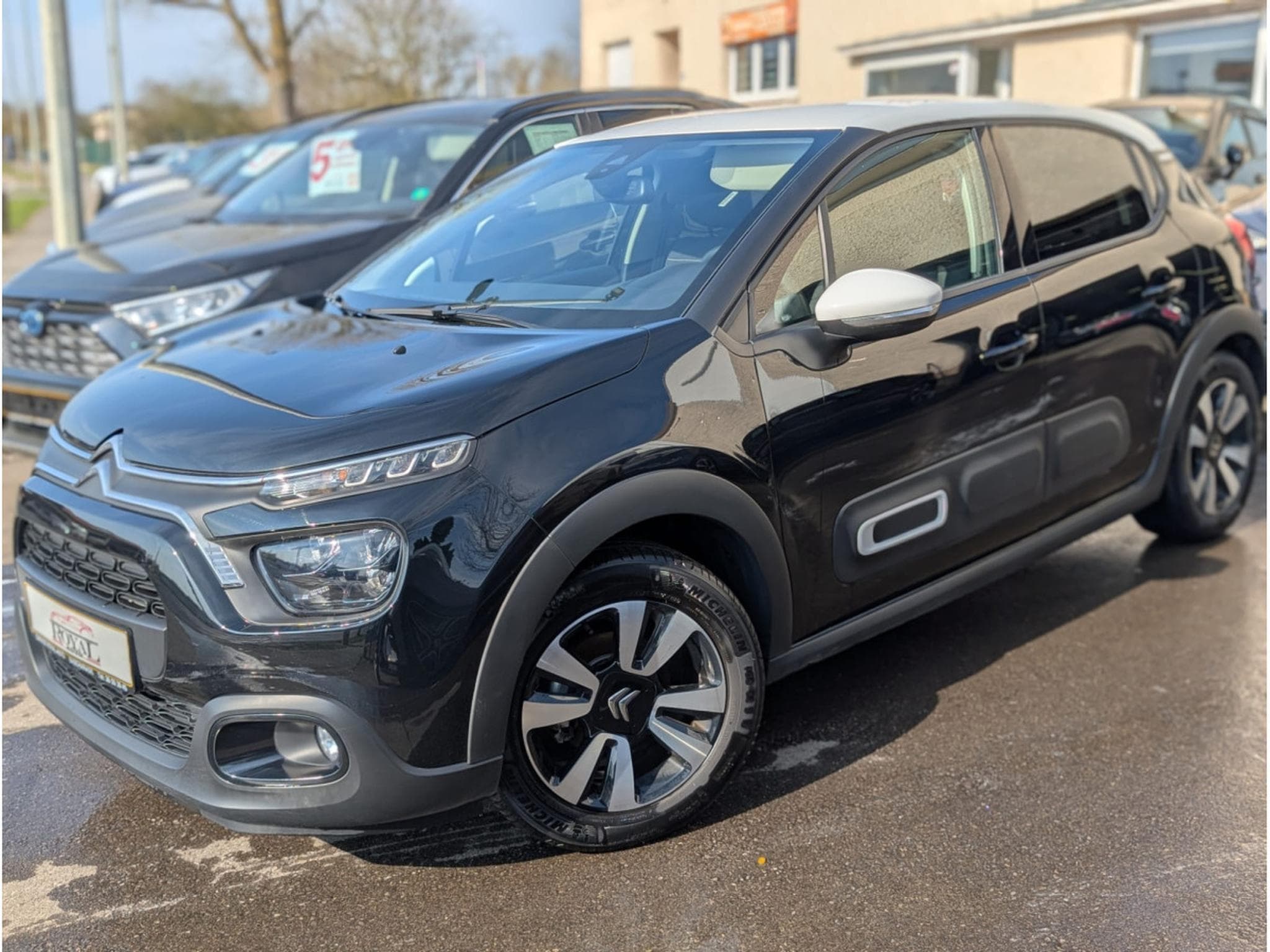 Citroën C3 1.2T 110CV SHINE * GARANTIE 36 MOIS * (2023) - Photo 2