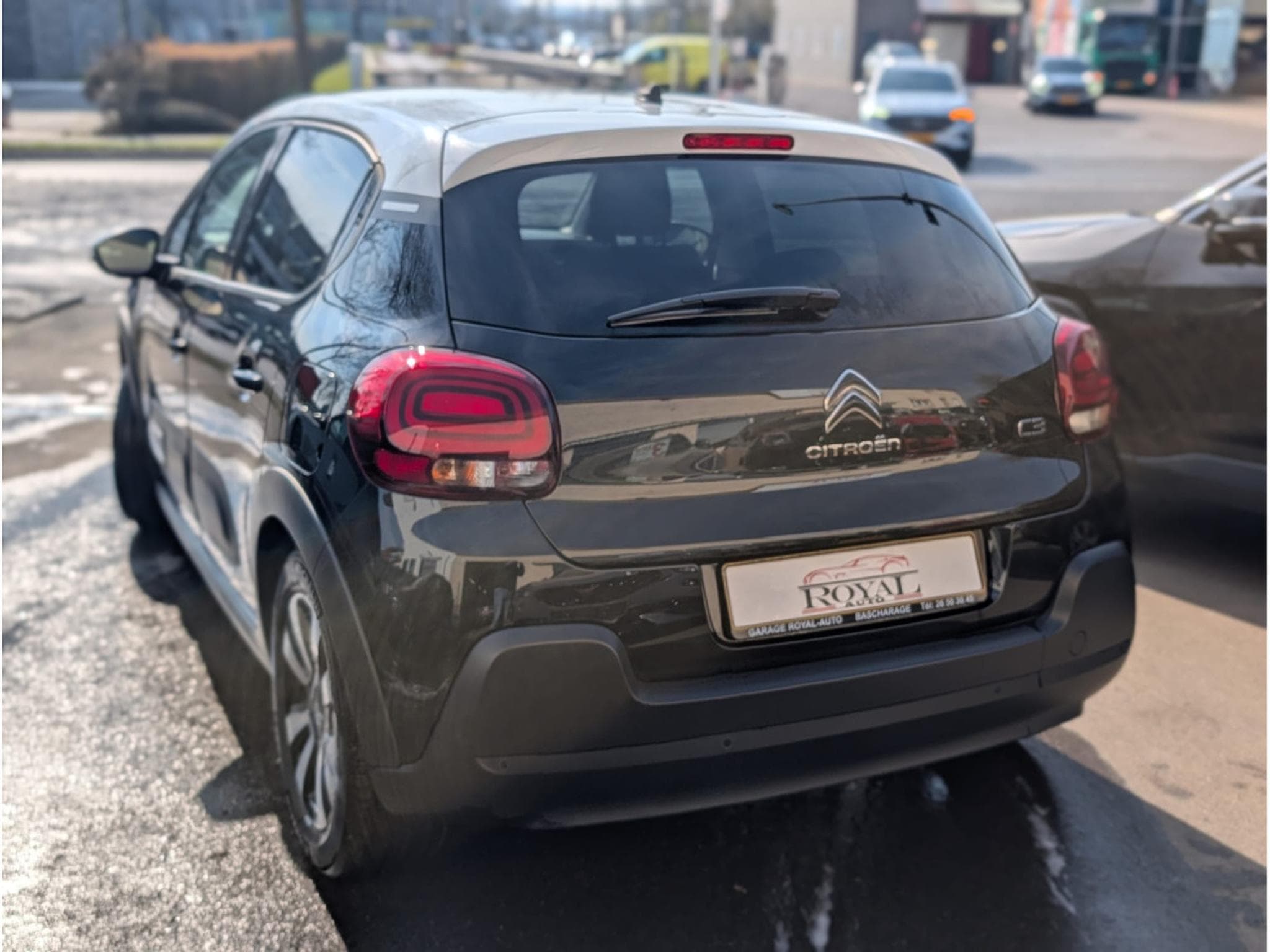 Citroën C3 1.2T 110CV SHINE * GARANTIE 36 MOIS * (2023) - Photo 4