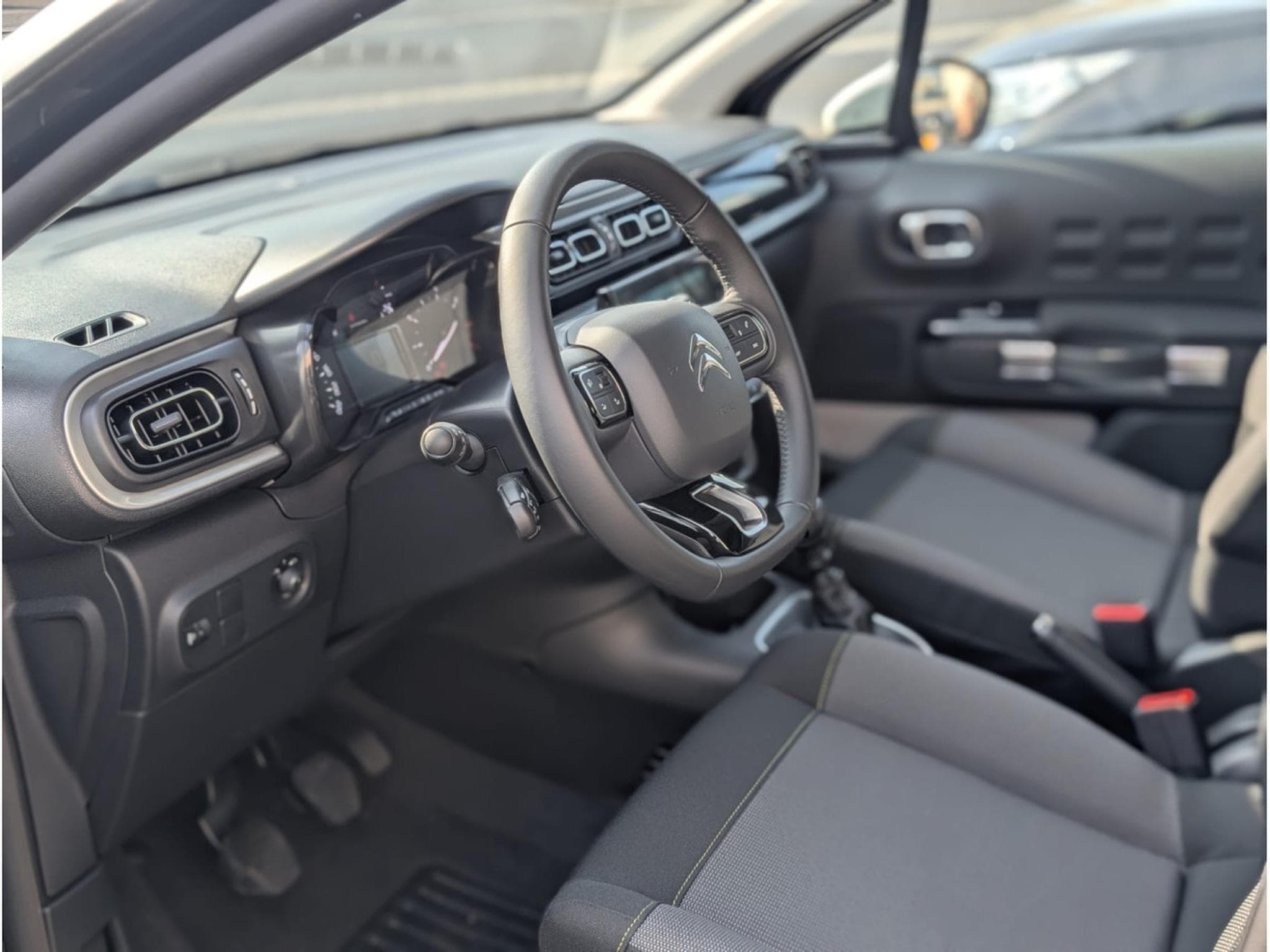 Citroën C3 1.2T 110CV SHINE * GARANTIE 36 MOIS * (2023) - Photo 7