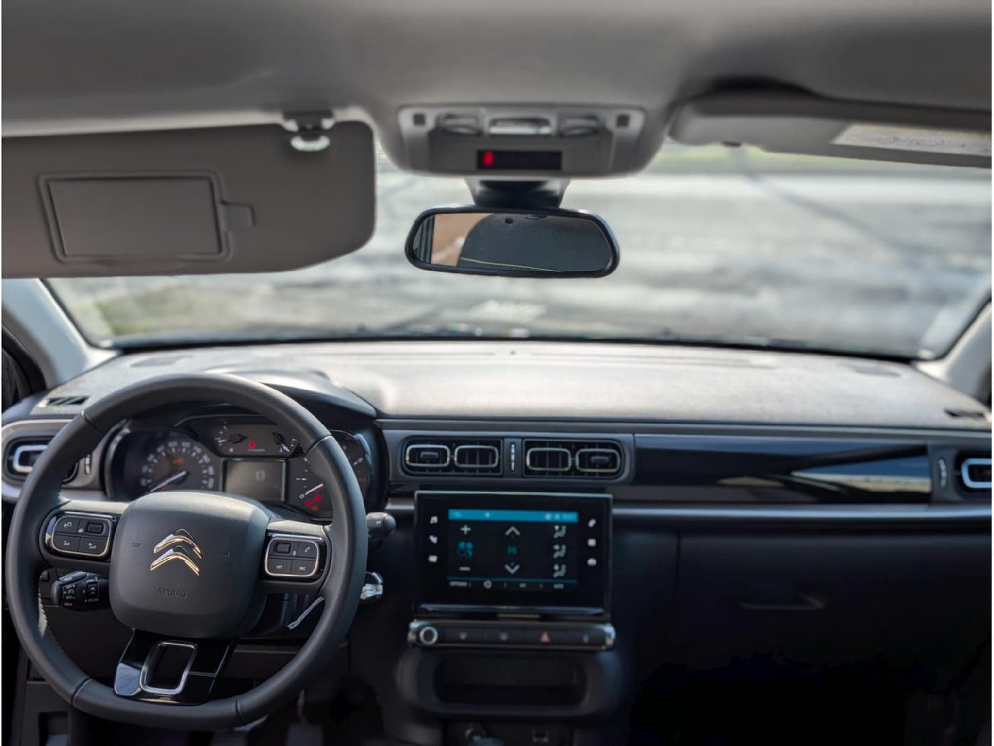 Citroën C3 1.2T 110CV SHINE * GARANTIE 36 MOIS * (2023) - Photo 8