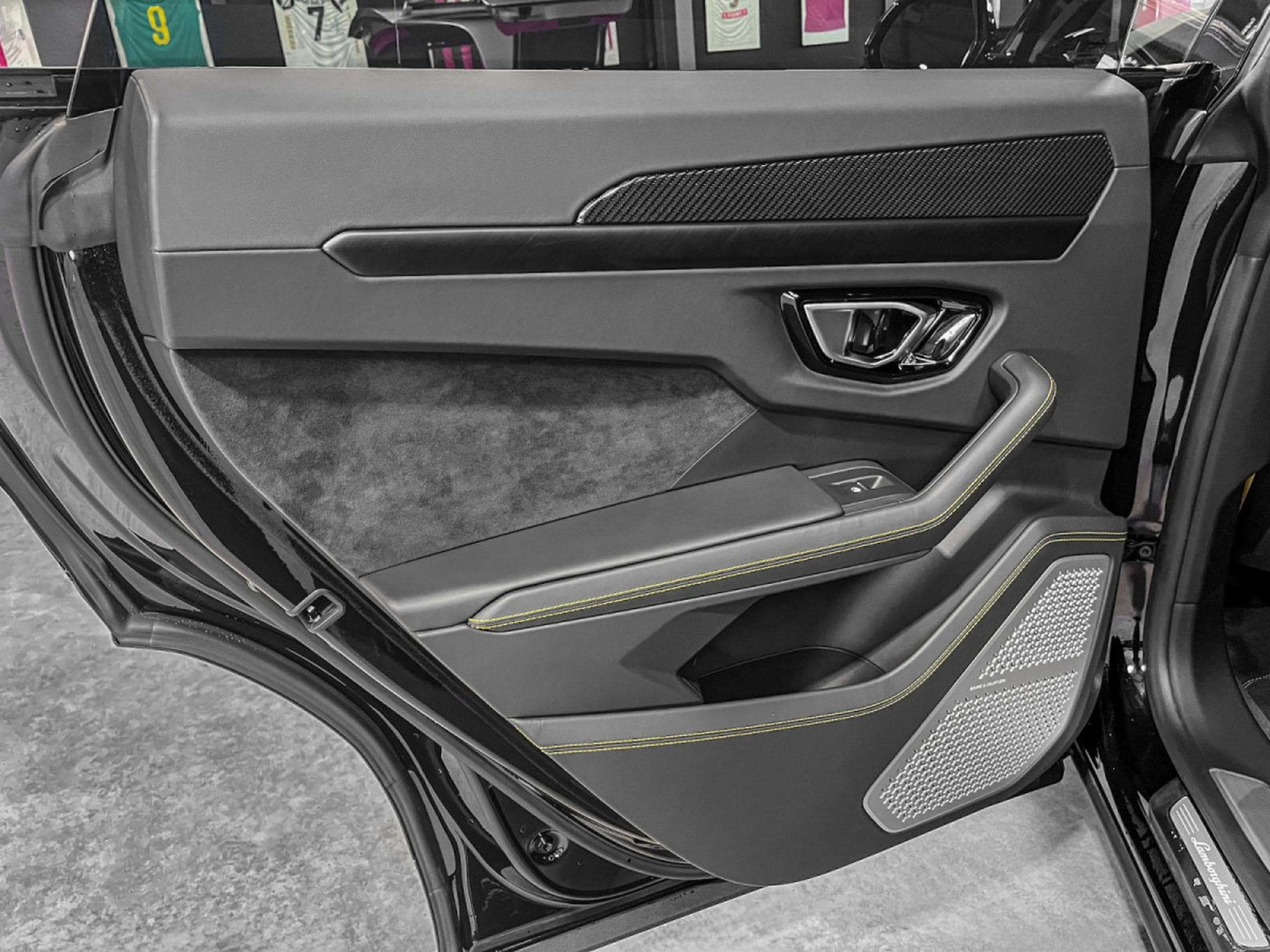 Lamborghini Urus URUS S /AKRAPOVIC/B&O 3d/23//PANO/XPEL/MY24 (2024) - Photo 20