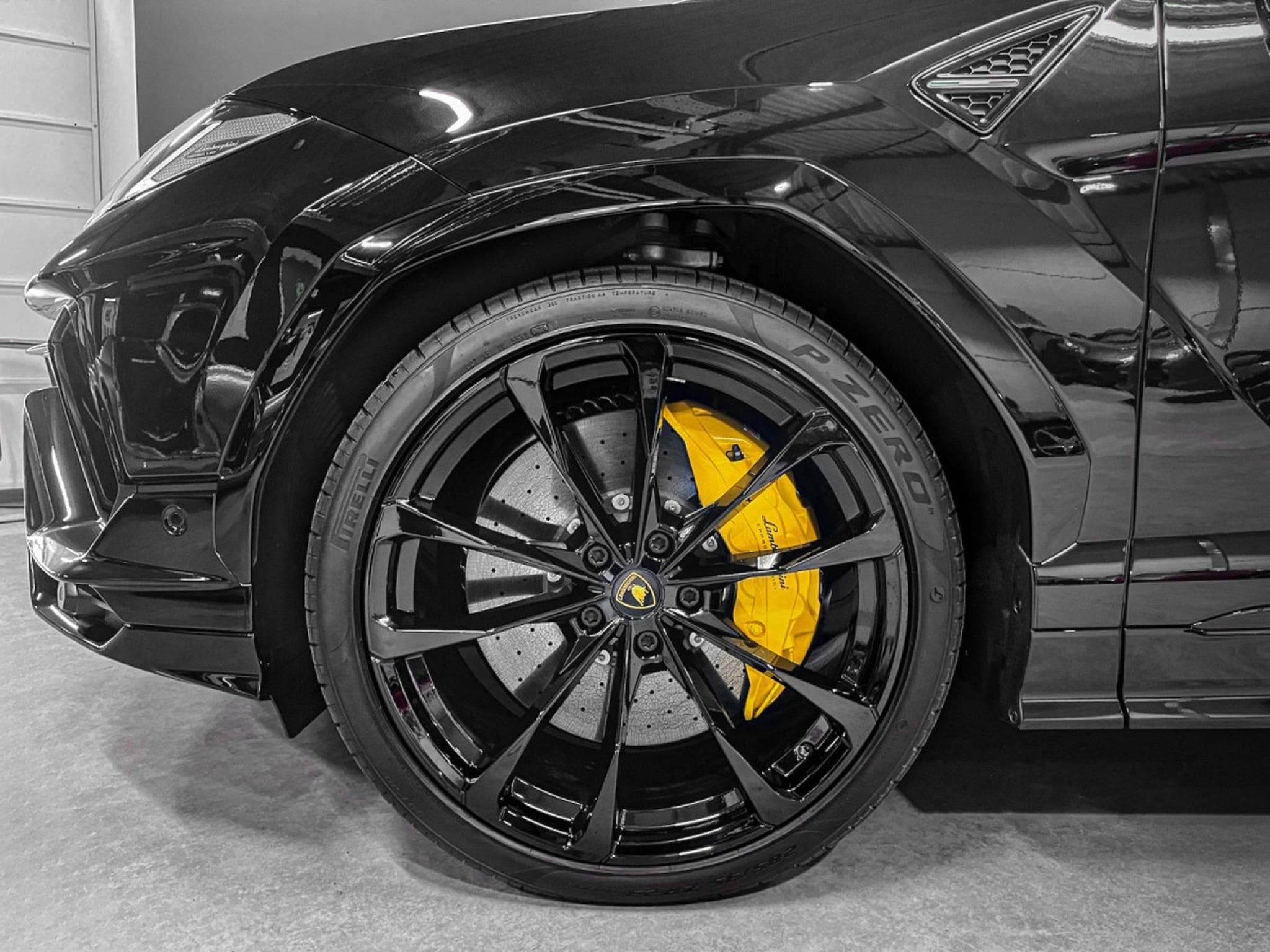 Lamborghini Urus URUS S /AKRAPOVIC/B&O 3d/23//PANO/XPEL/MY24 (2024) - Photo 25