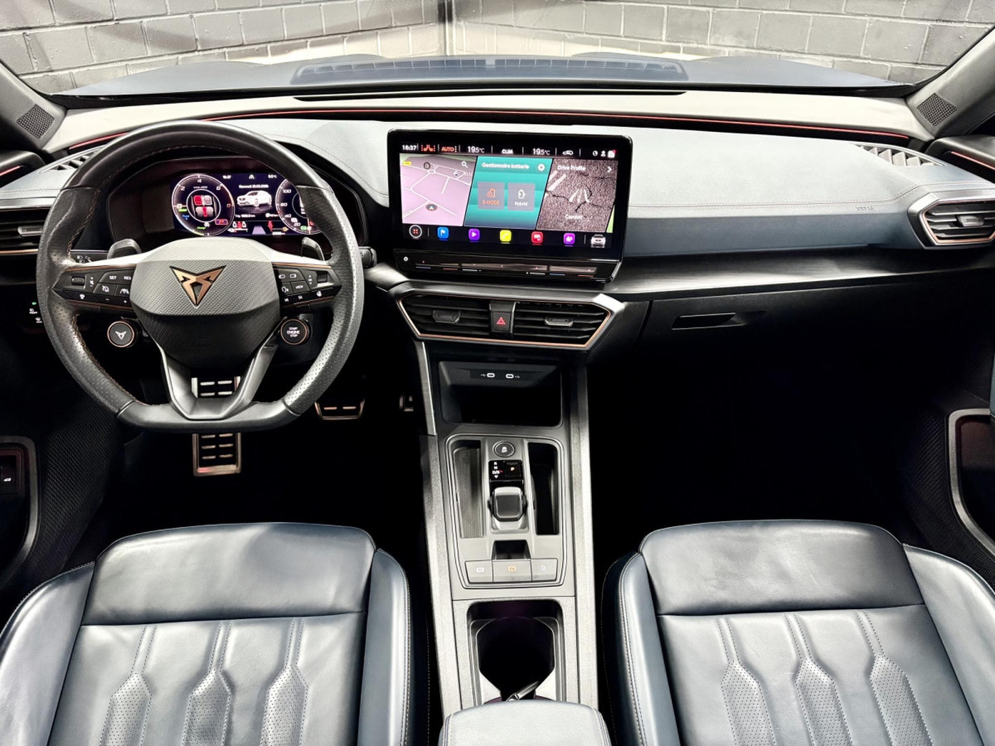 Cupra Formentor VZ 245CV eHybrid DSG6 ** MAT ** VSS ** CUIR ** PANO** (2023) - Photo 10