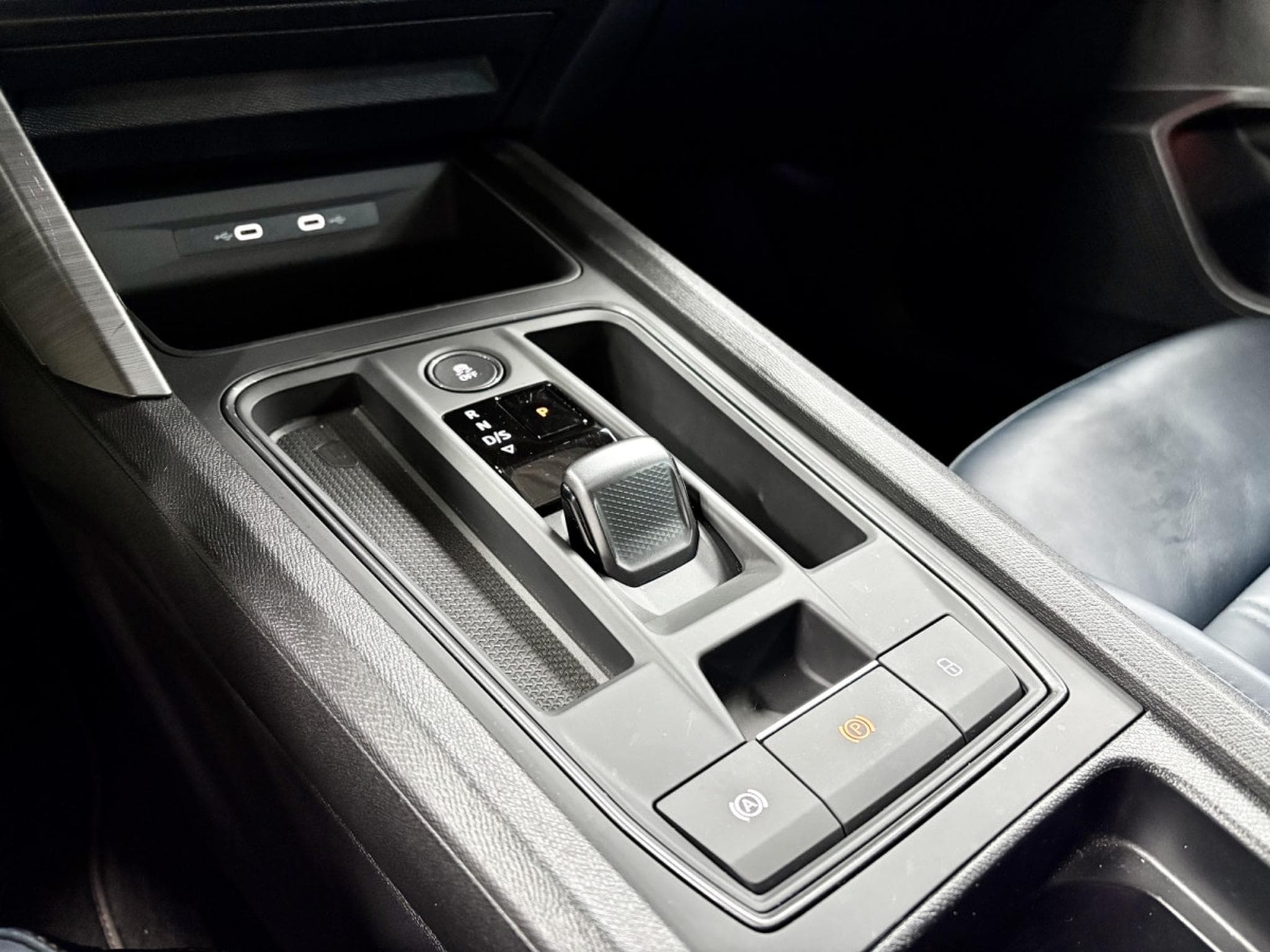 Cupra Formentor VZ 245CV eHybrid DSG6 ** MAT ** VSS ** CUIR ** PANO** (2023) - Photo 15