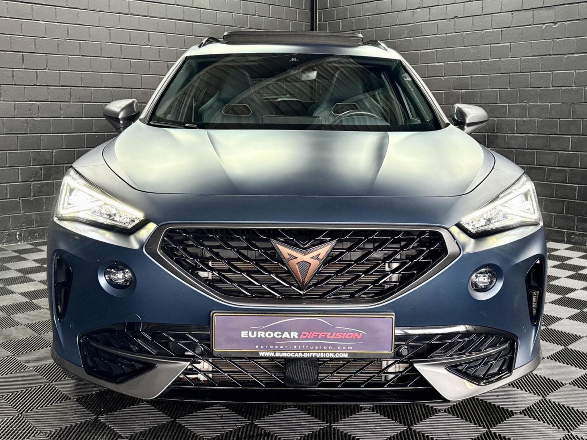 Cupra Formentor VZ 245CV eHybrid DSG6 ** MAT ** VSS ** CUIR ** PANO** (2023) - Photo 2