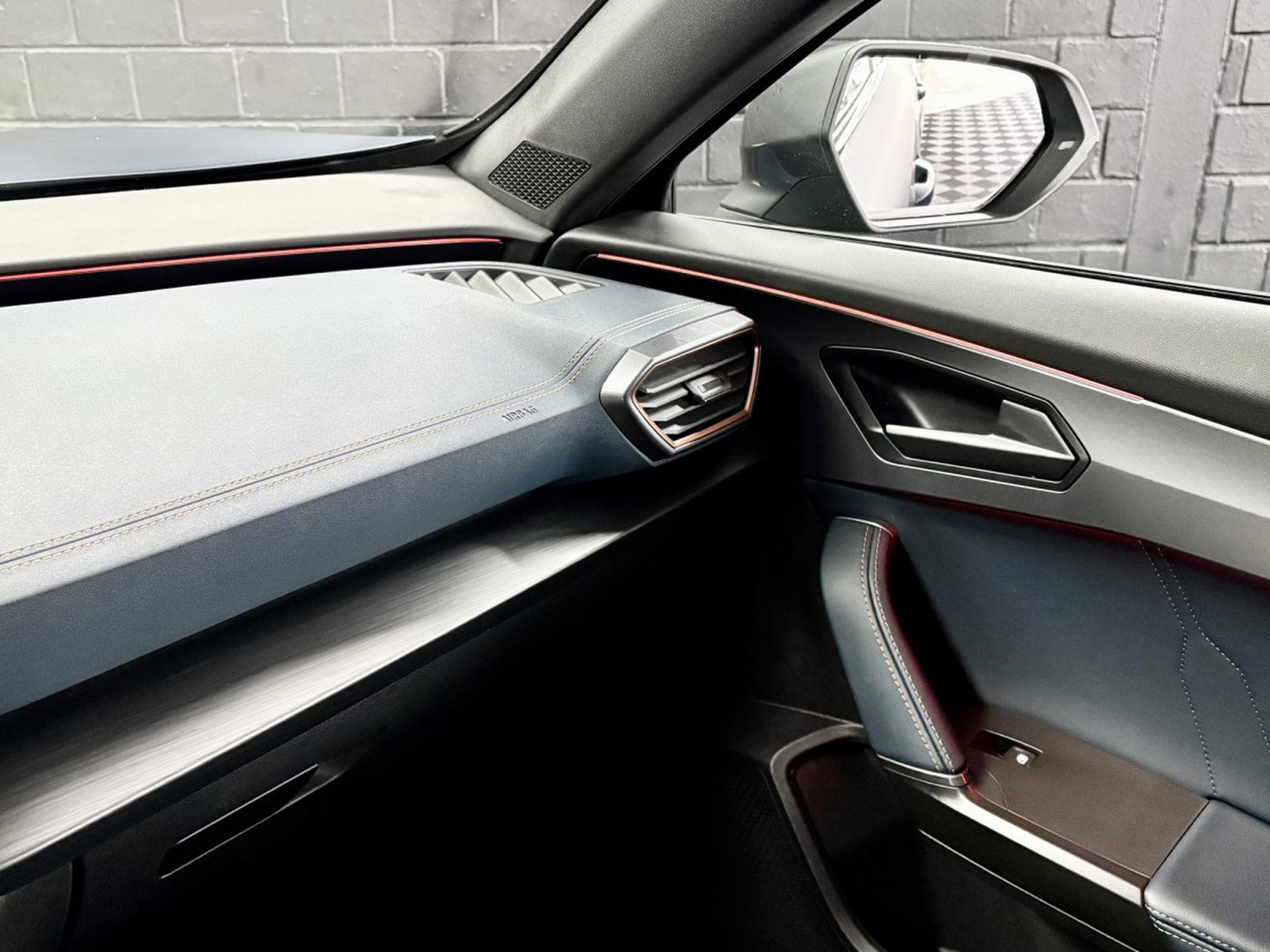 Cupra Formentor VZ 245CV eHybrid DSG6 ** MAT ** VSS ** CUIR ** PANO** (2023) - Photo 20