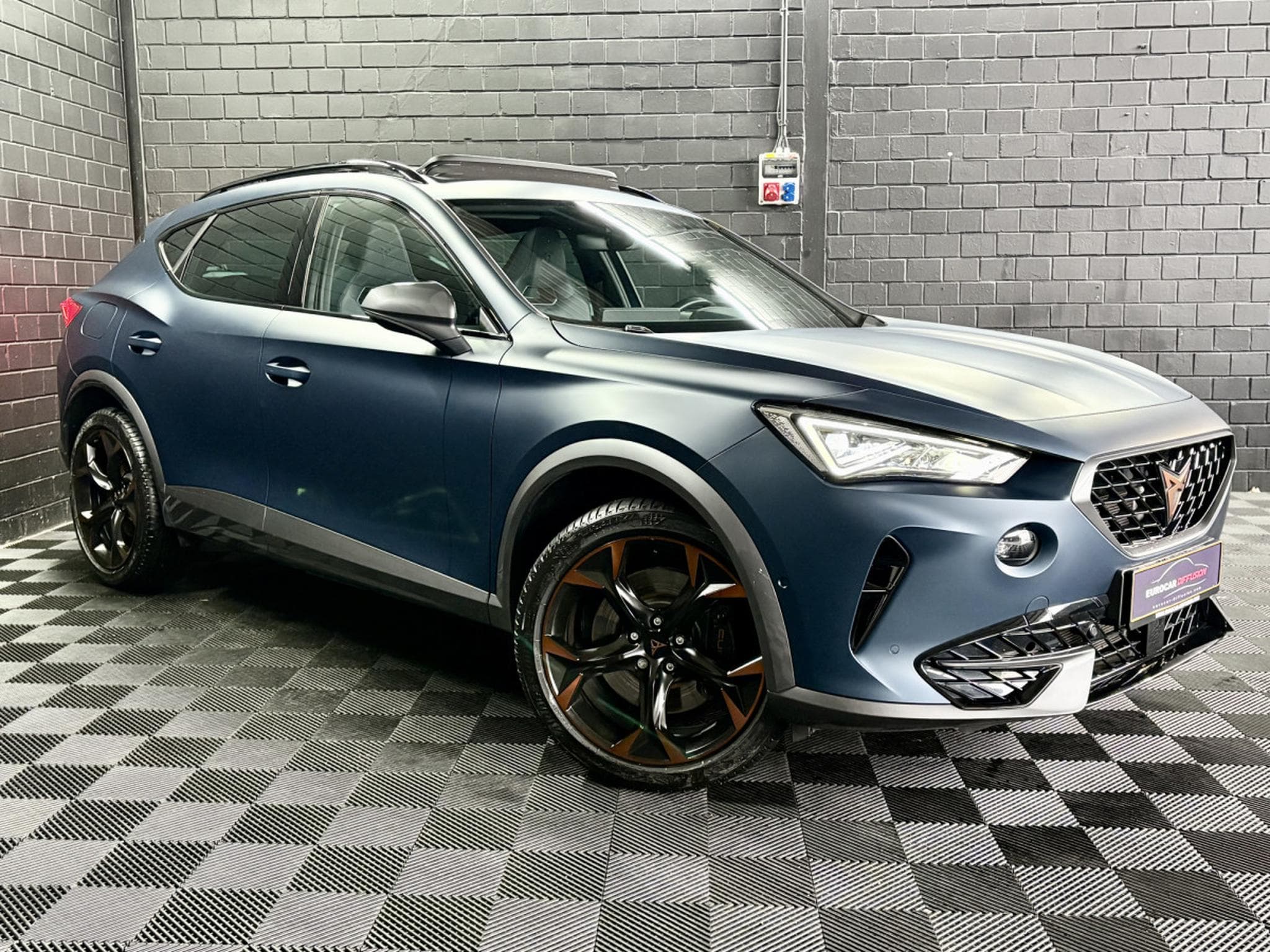 Cupra Formentor VZ 245CV eHybrid DSG6 ** MAT ** VSS ** CUIR ** PANO** (2023) - Photo 3