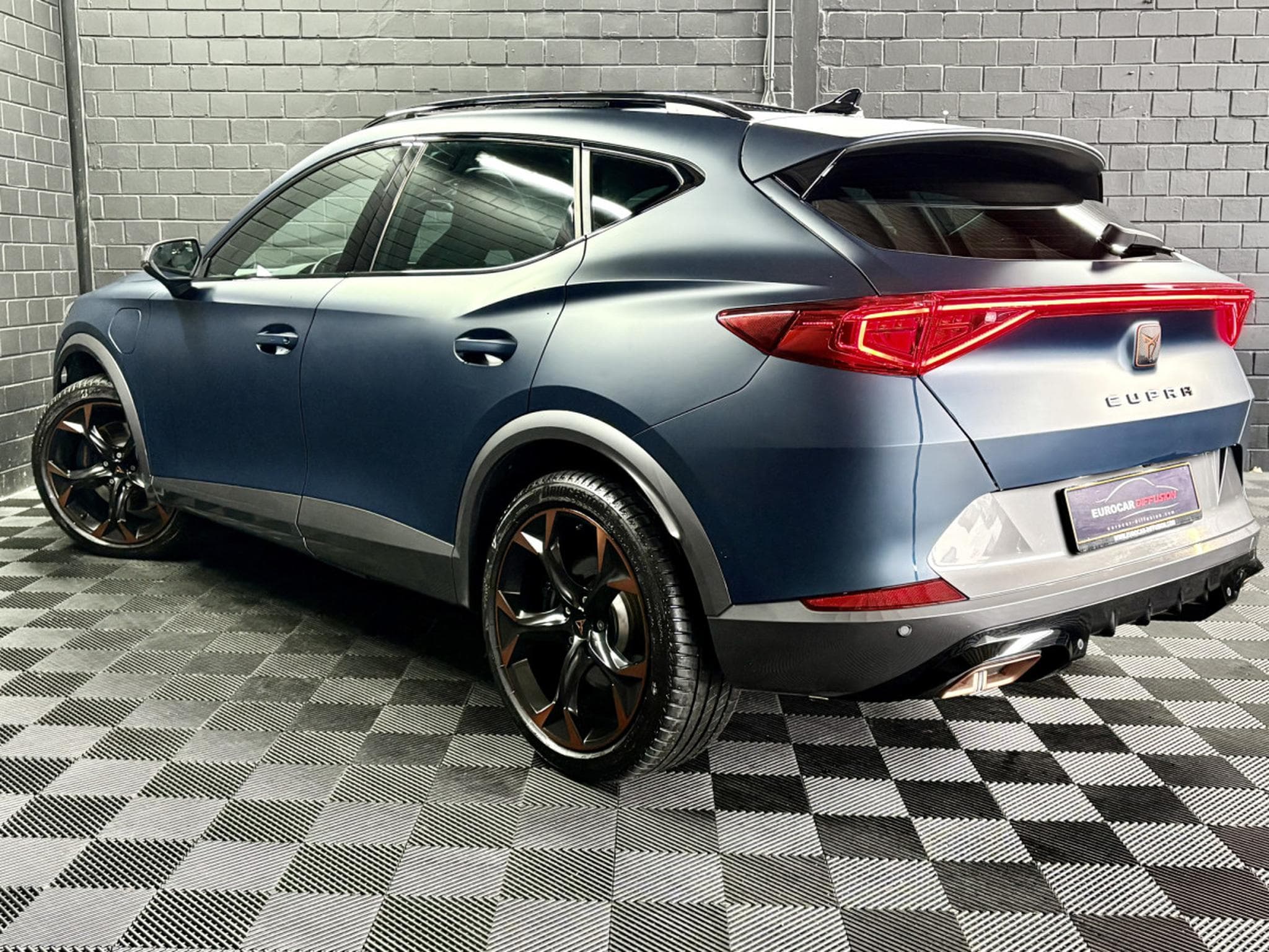 Cupra Formentor VZ 245CV eHybrid DSG6 ** MAT ** VSS ** CUIR ** PANO** (2023) - Photo 4