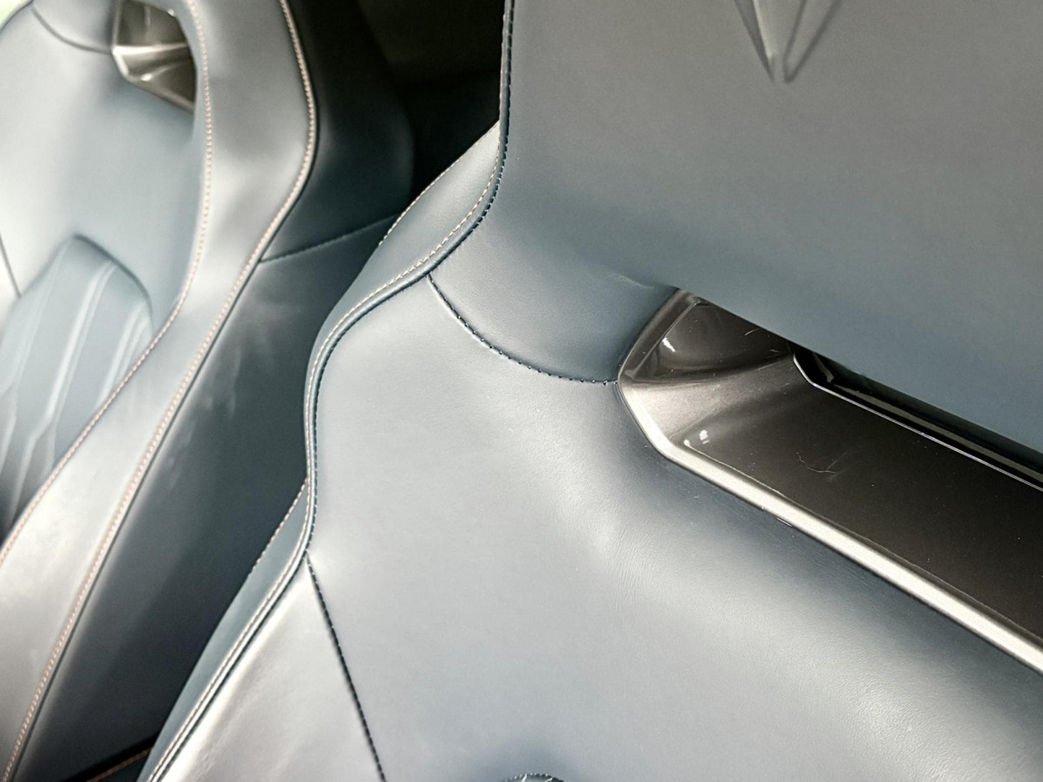 Cupra Formentor VZ 245CV eHybrid DSG6 ** MAT ** VSS ** CUIR ** PANO** (2023) - Photo 8