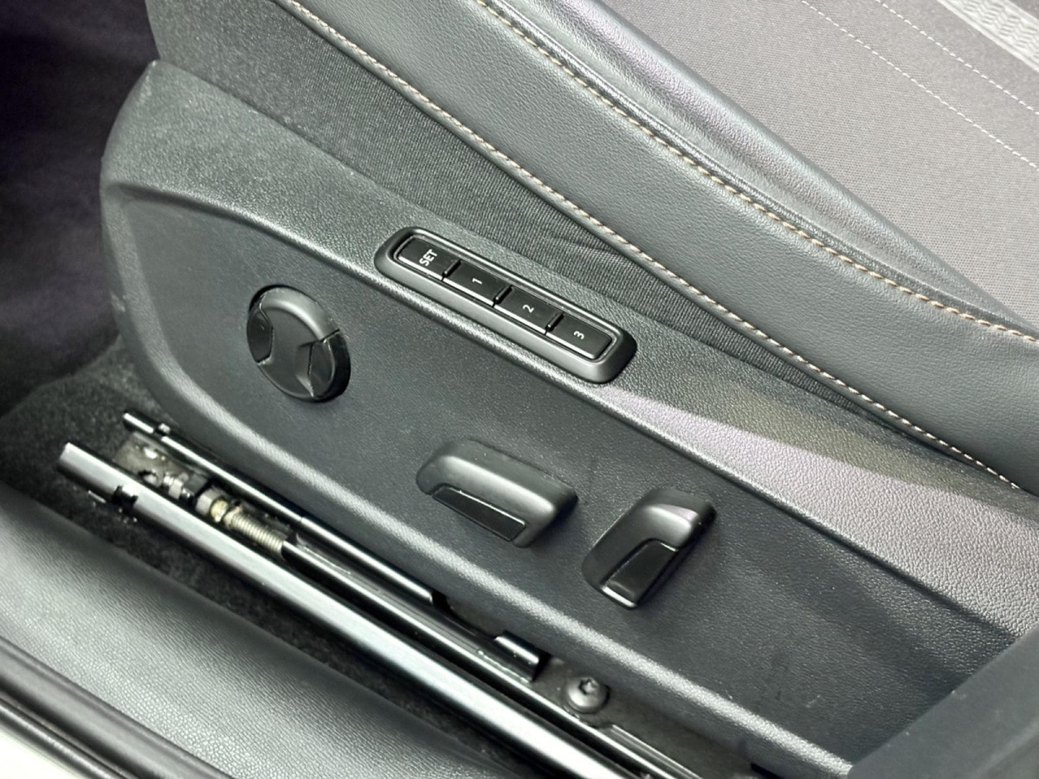 Cupra Formentor VZ 245CV eHybrid DSG6 *PANO* *ACC* HAYON * ATELLAGE* (2023) - Photo 9