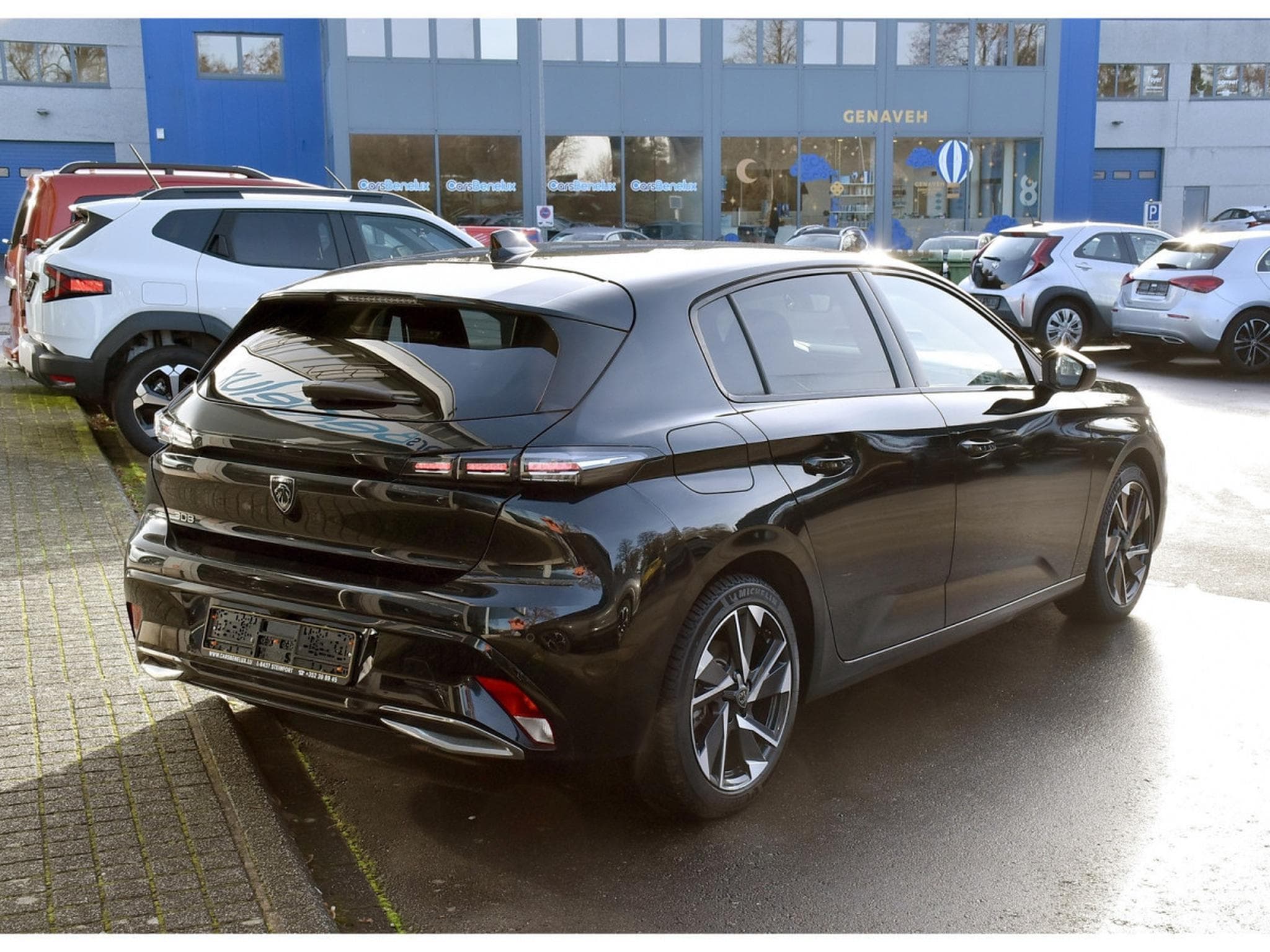 Peugeot 308 1.2 PureTech Allure EAT8 GPS LANE CAM 1° MAIN (2024) - Photo 4