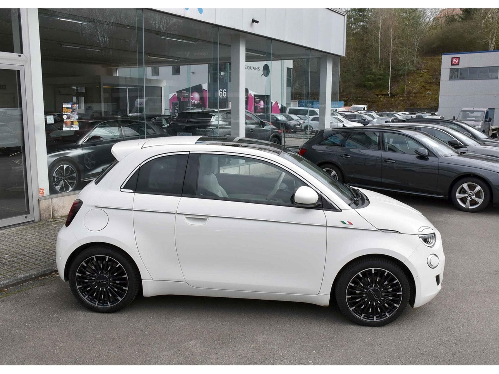 Fiat 500 3+1 42 kWh La Prima ACC CO DRIVER PANO CAM 1° MAIN (2024) - Photo 4