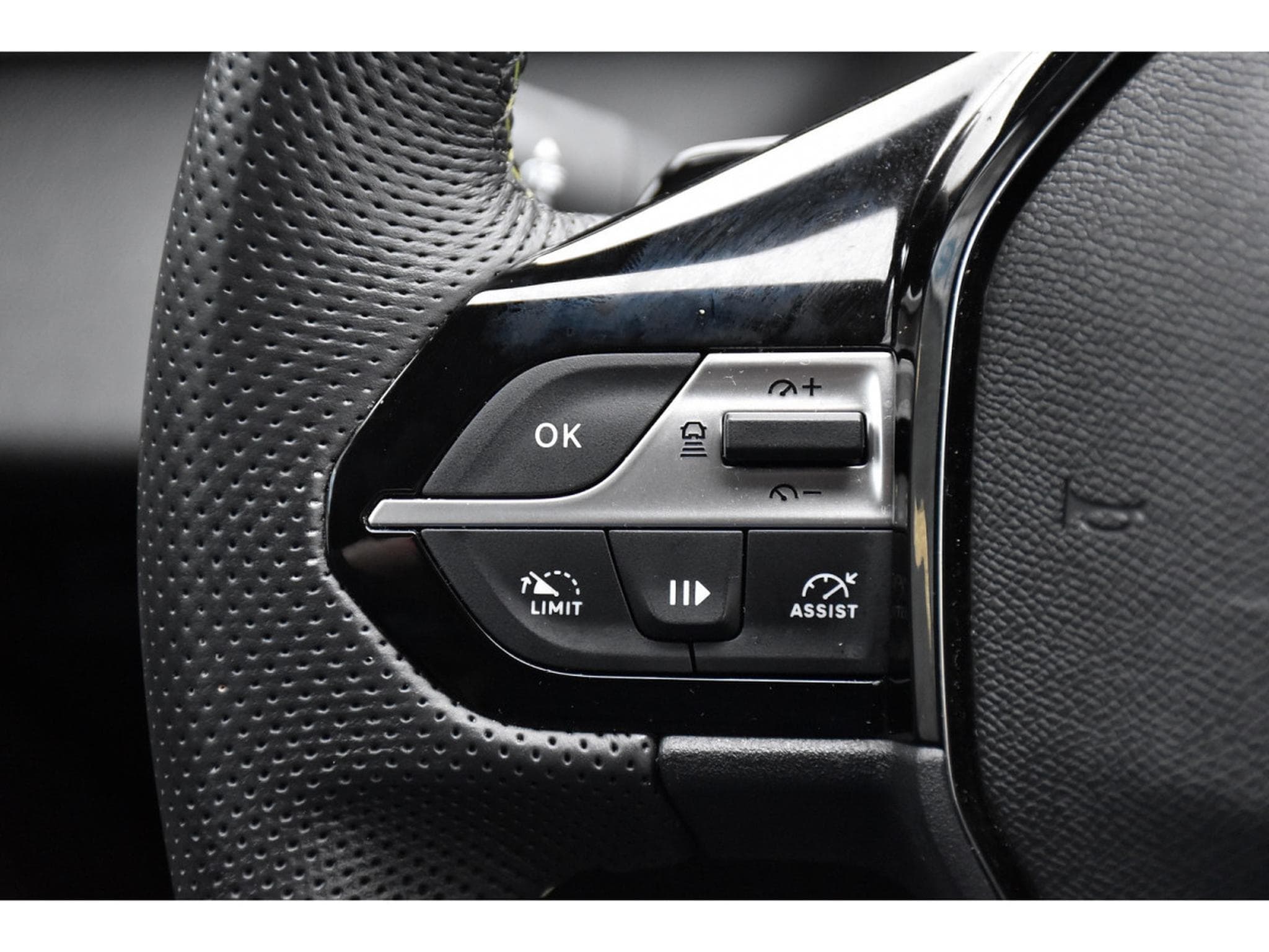 Peugeot 308 1.2 PureTech GT EAT8 REGUL LANE GPS CAM 1° MAIN (2024) - Photo 20