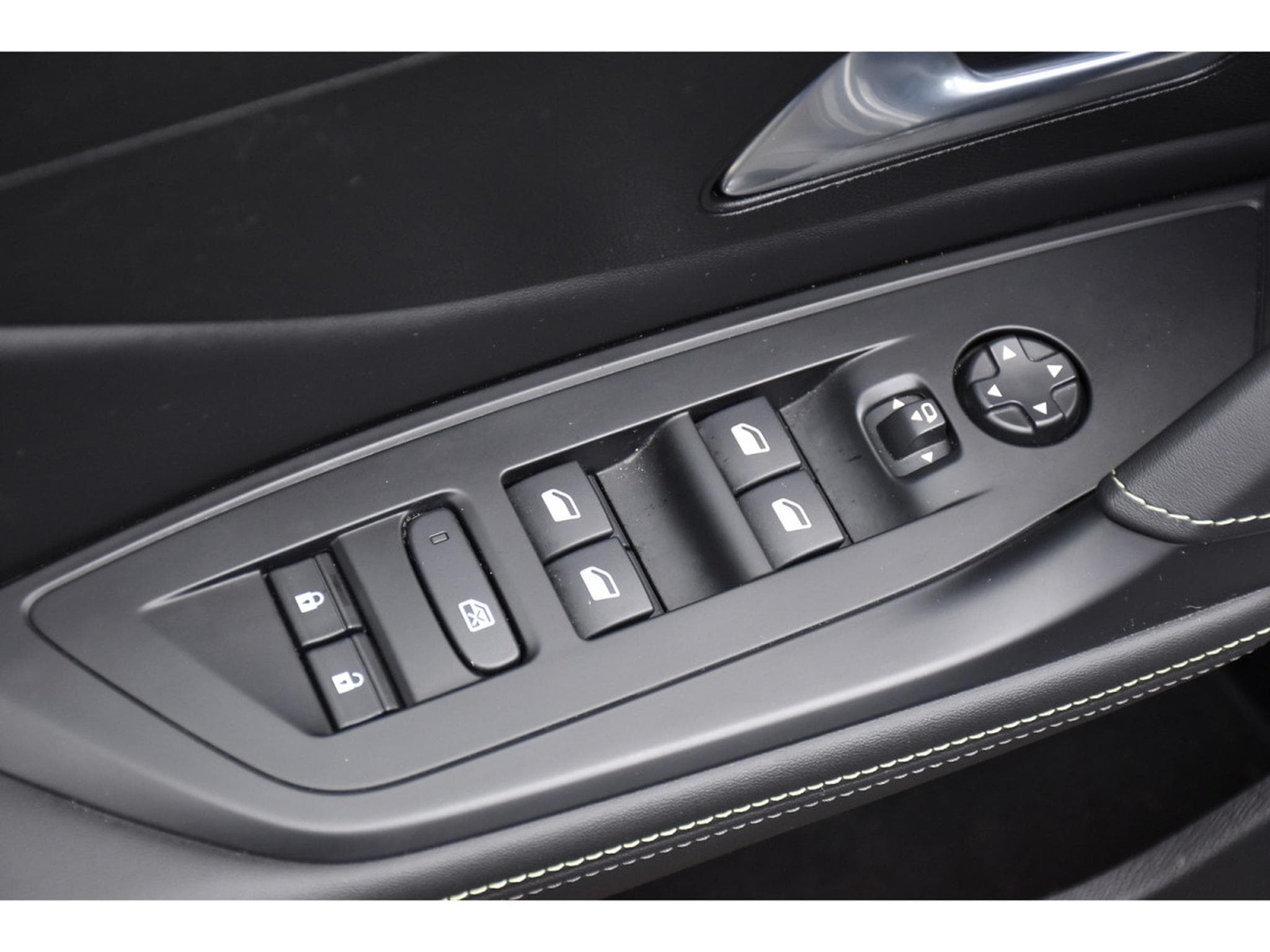 Peugeot 308 1.2 PureTech GT EAT8 REGUL LANE GPS CAM 1° MAIN (2024) - Photo 21