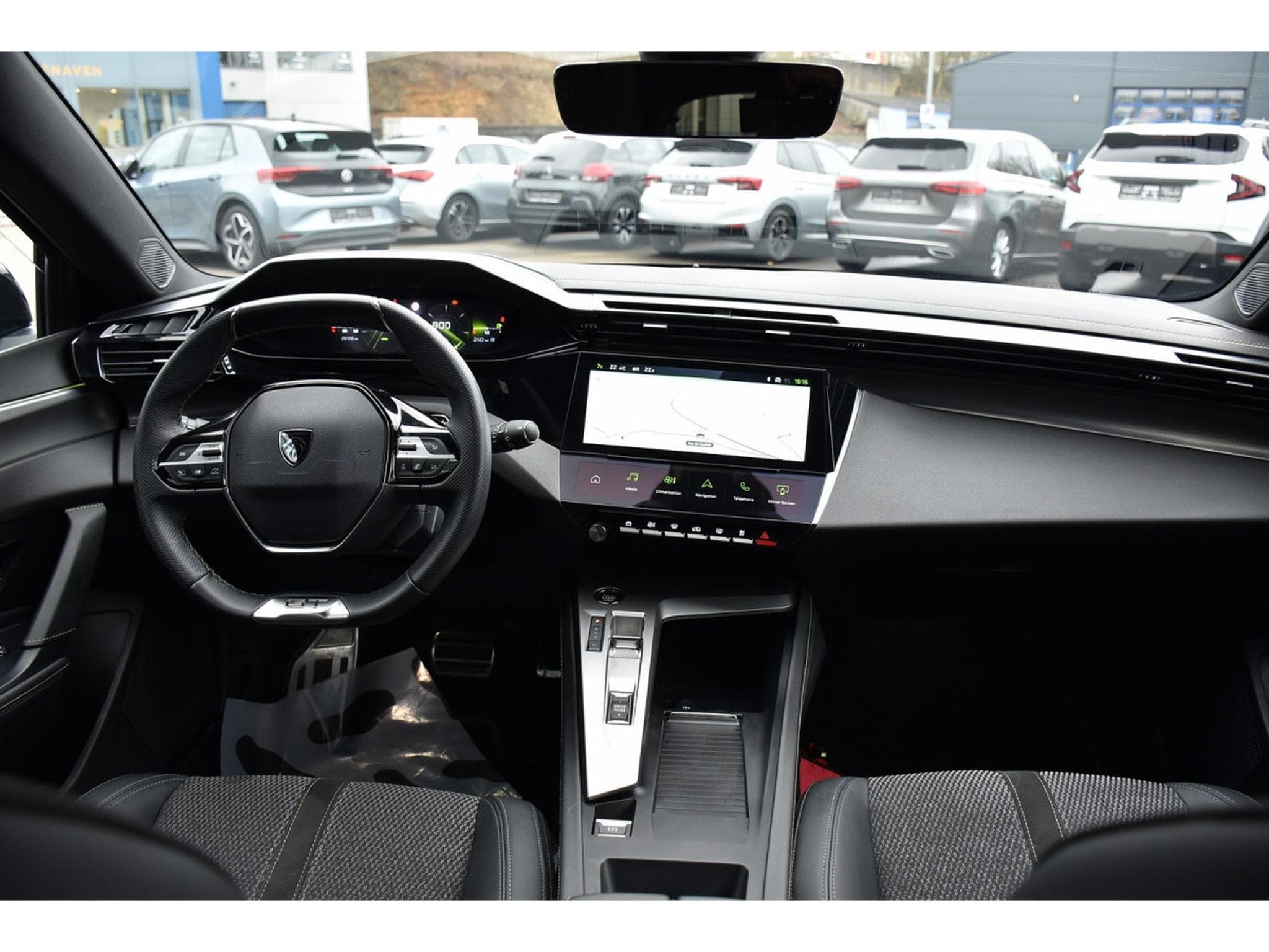 Peugeot 308 1.2 PureTech GT EAT8 REGUL LANE GPS CAM 1° MAIN (2024) - Photo 9