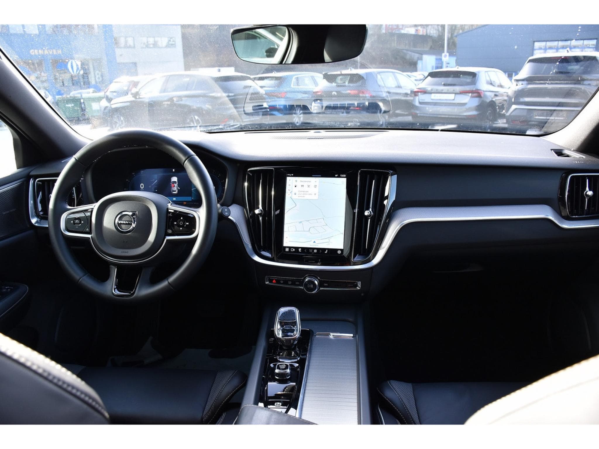 Volvo V60 2.0 B4 Plus Dark Geartronic CUIR MEMO PANO CAM360 HARMAN 1°M (2025) - Photo 10
