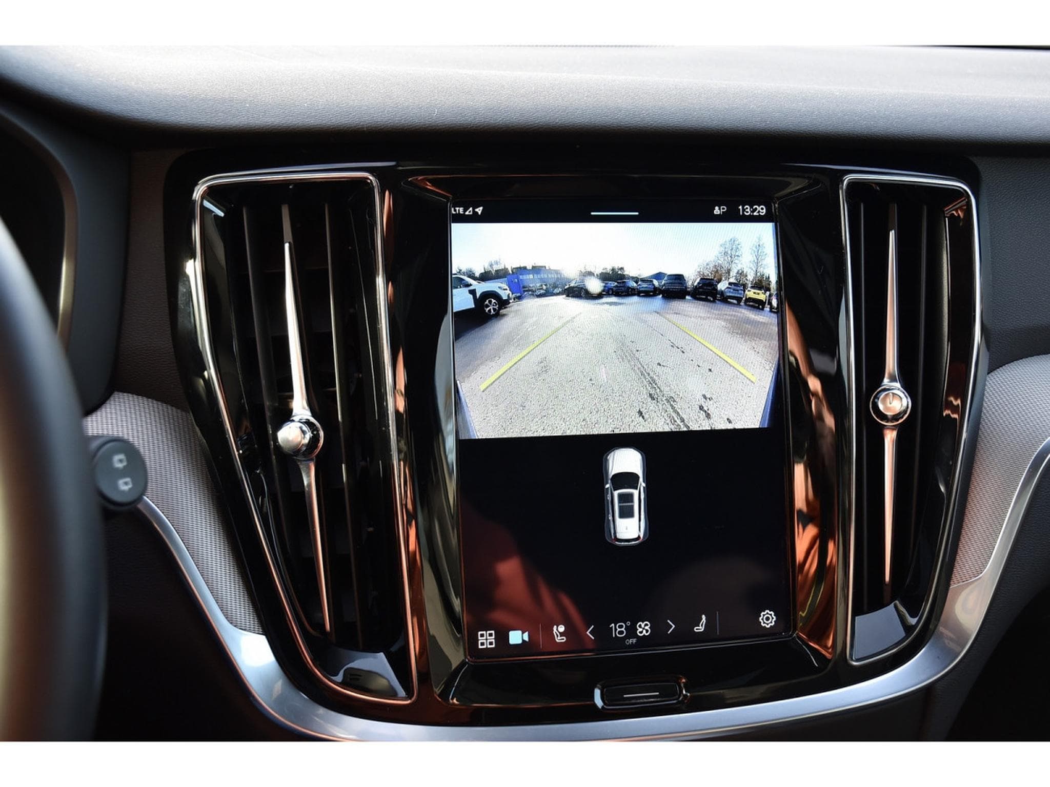 Volvo V60 2.0 B4 Plus Dark Geartronic CUIR MEMO PANO CAM360 HARMAN 1°M (2025) - Photo 17