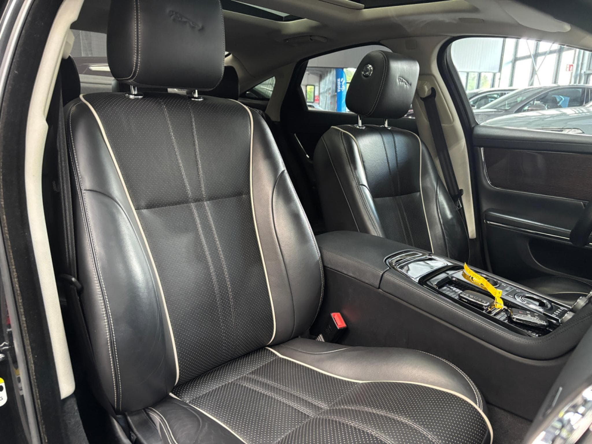 Jaguar XJ V6 3.0 Diesel 300HP (2019) - Foto 12