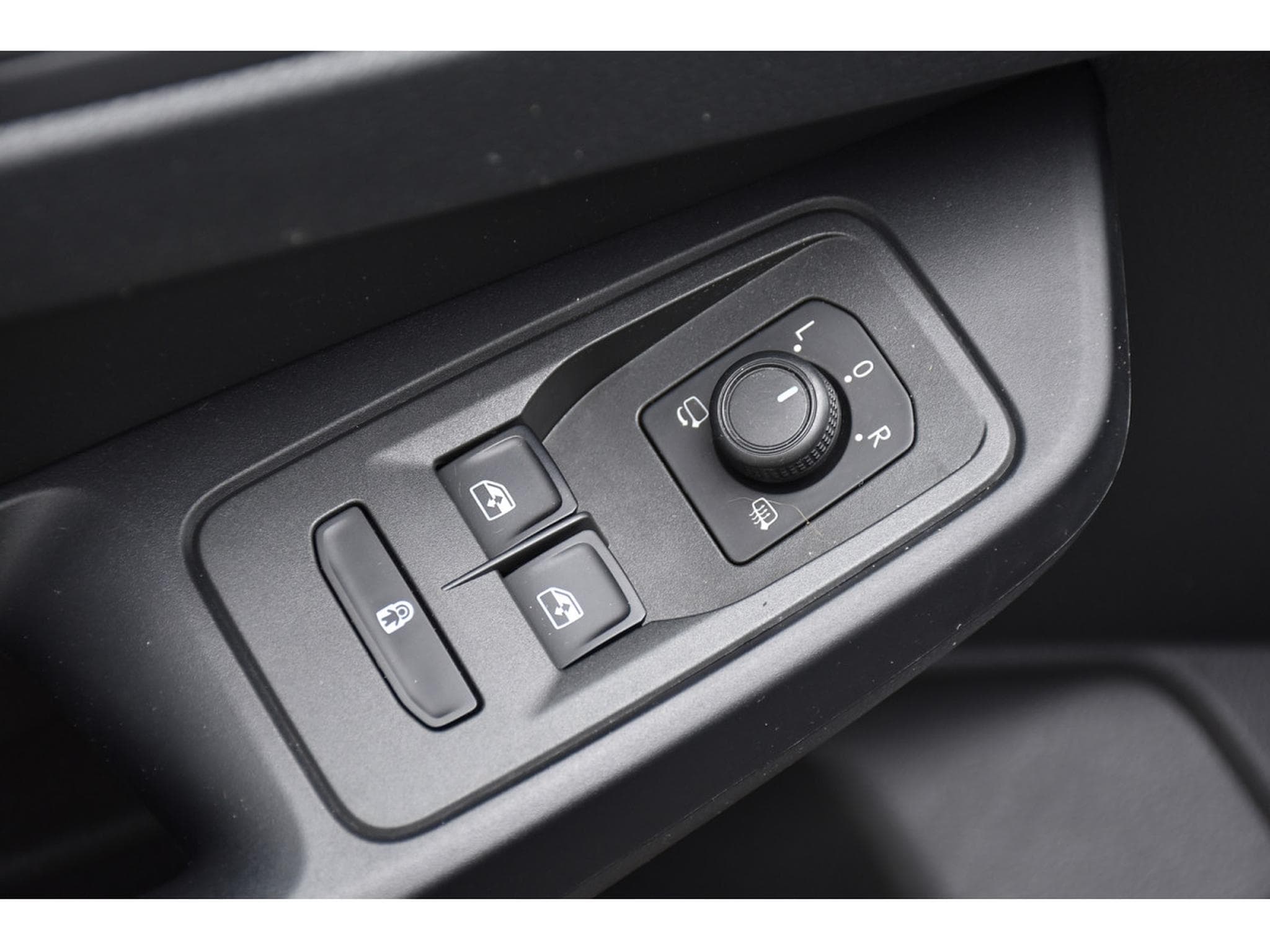 VW Caddy 2.0 TDI Pan Americana PANO ACC LANE GPS ATT RMQ 1° MAIN (2022) - Photo 22