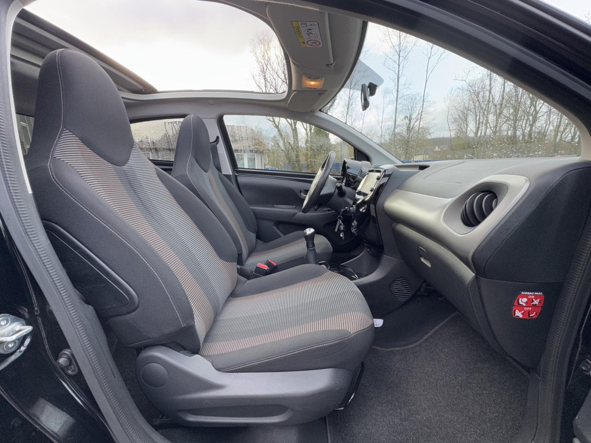 Peugeot 108 1.2I 82CV BAHIA CABRIOLET (2015) - Foto 6