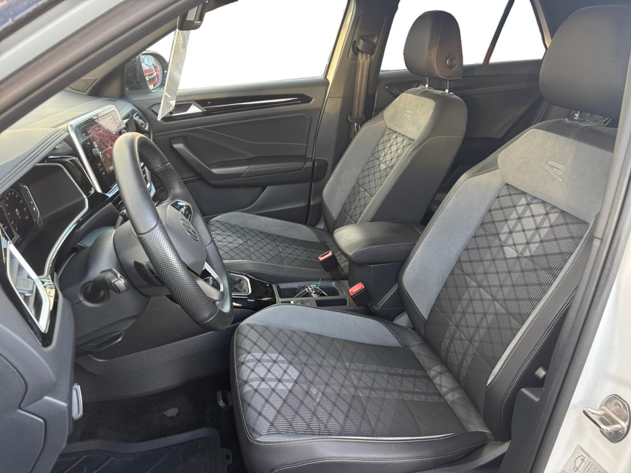 VW T-Roc 1.5 TSI R-Line DSG (2022) - Photo 7