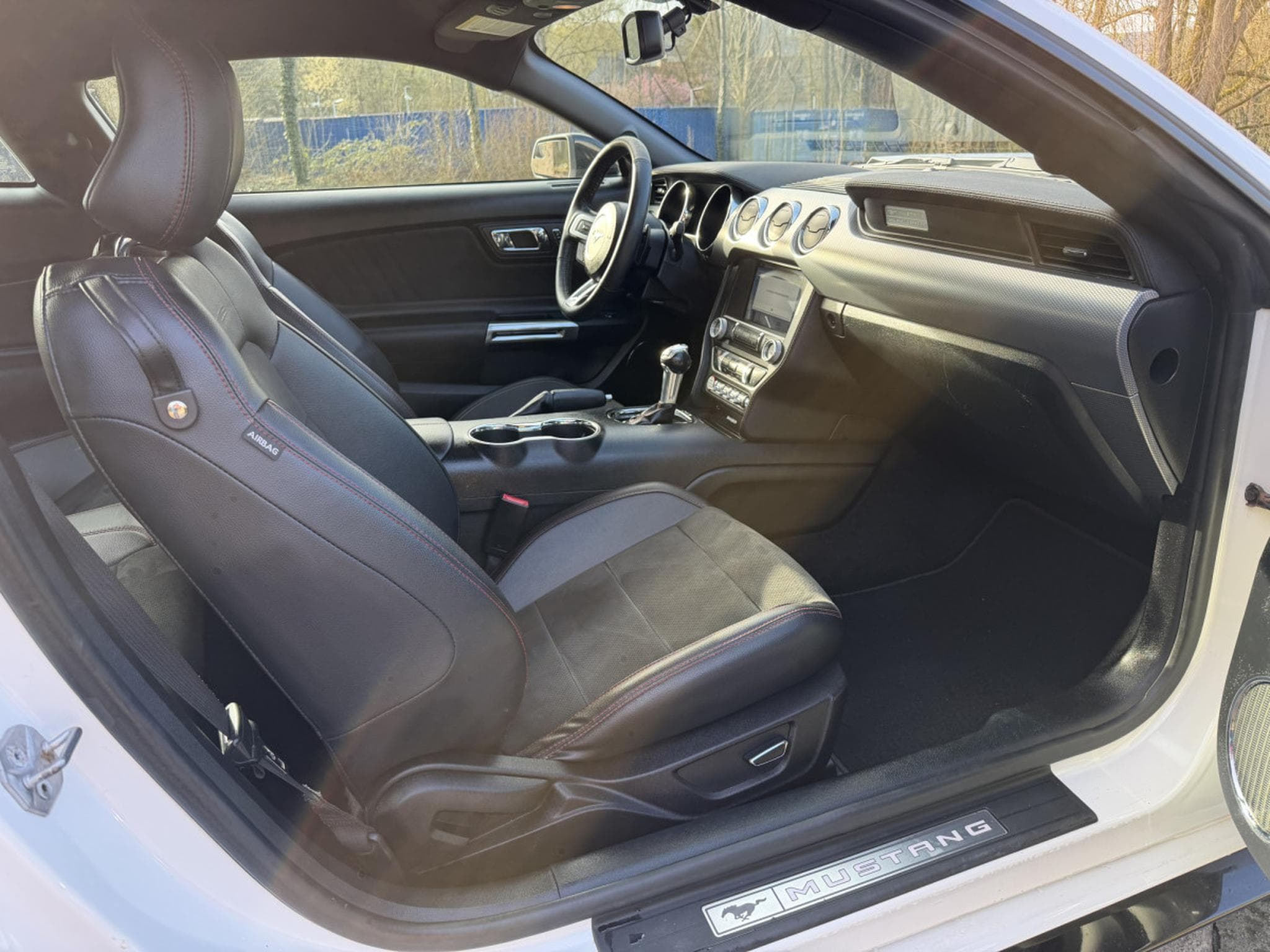 Ford Mustang Ford Mustang GT 5.0 V8 441CV (2017) - Foto 3