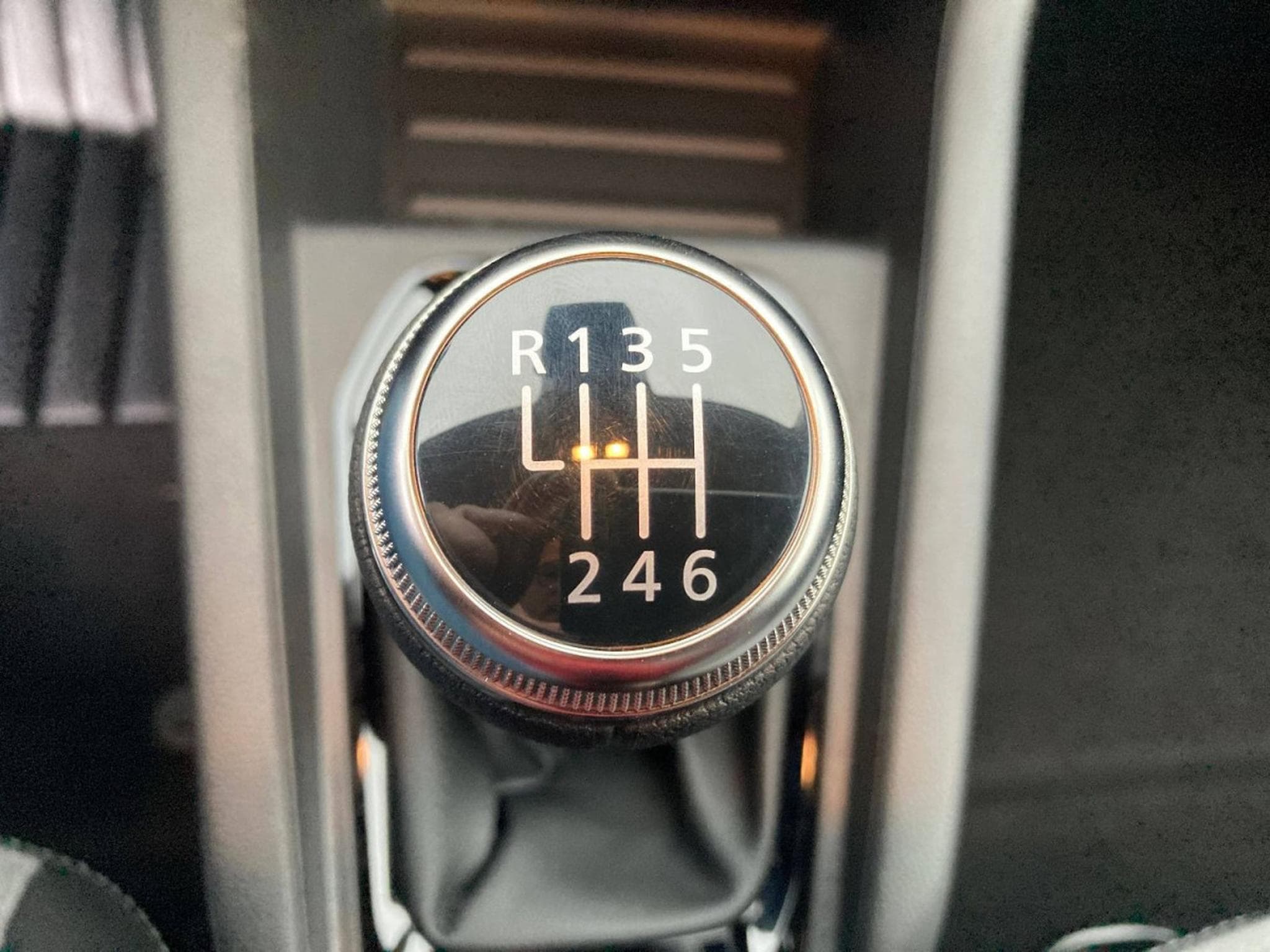 Renault Clio 1.5 dCi 101 Evolution (2025) - Foto 25