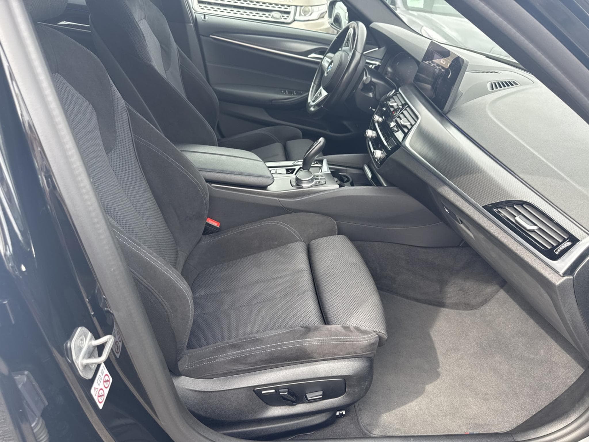 BMW 520 DA PACK M 190CV (2021) - Photo 9