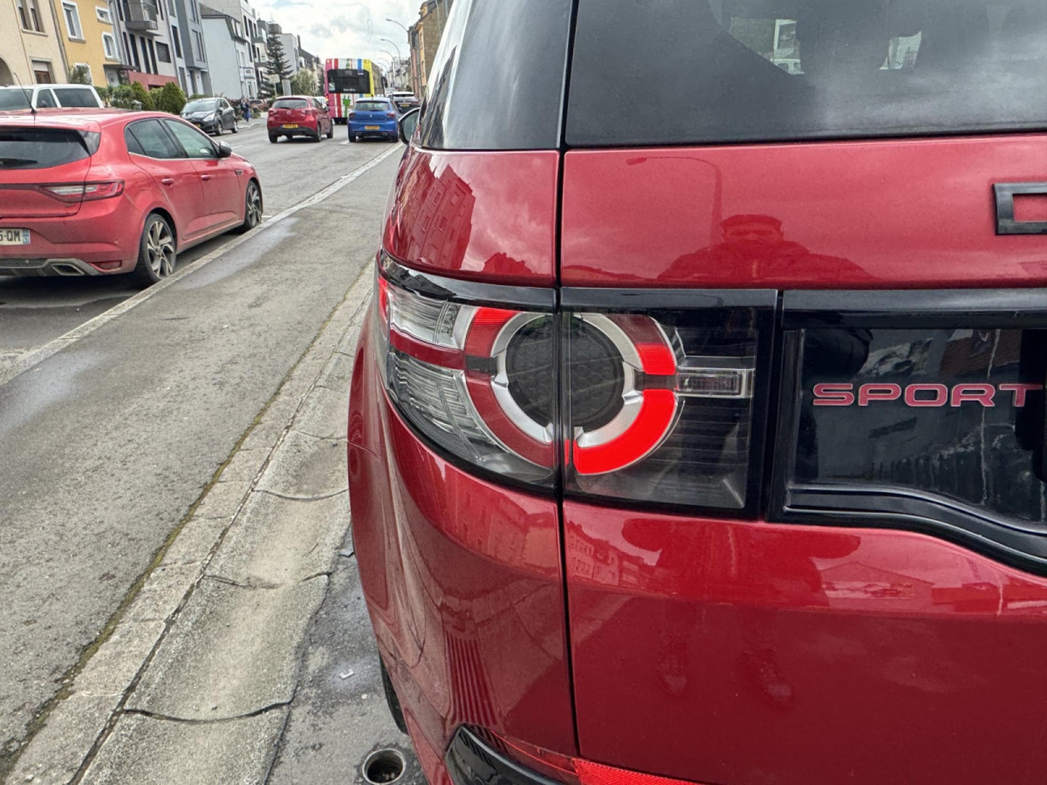 Land-Rover Discovery Sport 2.0 TD4 AWD 180 AUTO (2016) - Foto 10