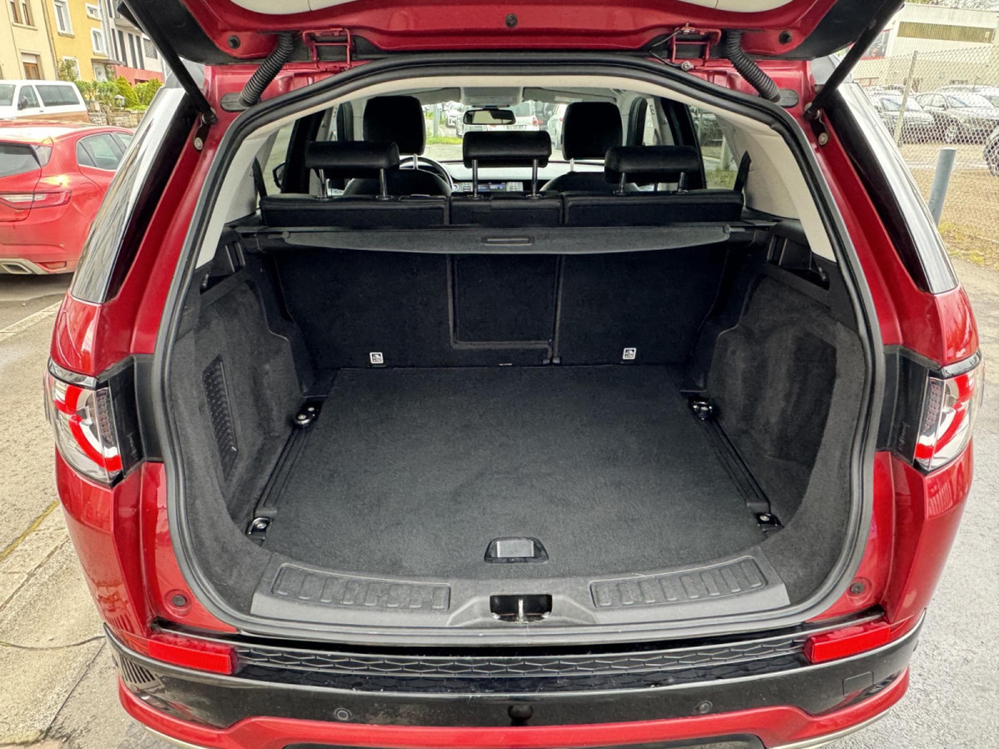 Land-Rover Discovery Sport 2.0 TD4 AWD 180 AUTO (2016) - Foto 13