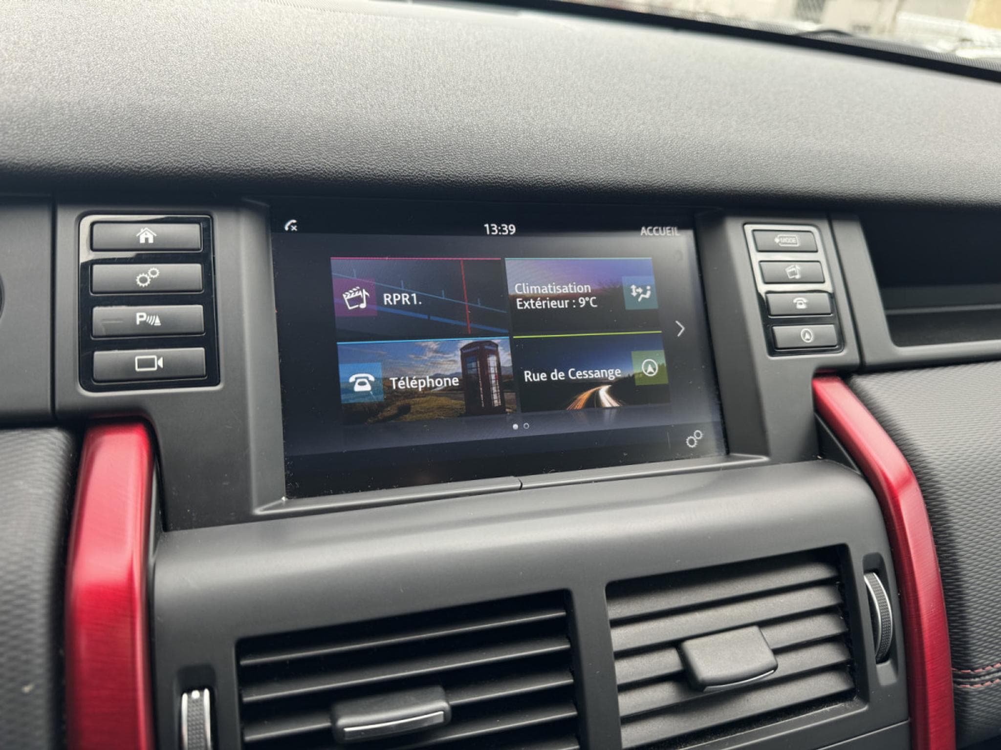 Land-Rover Discovery Sport 2.0 TD4 AWD 180 AUTO (2016) - Foto 16